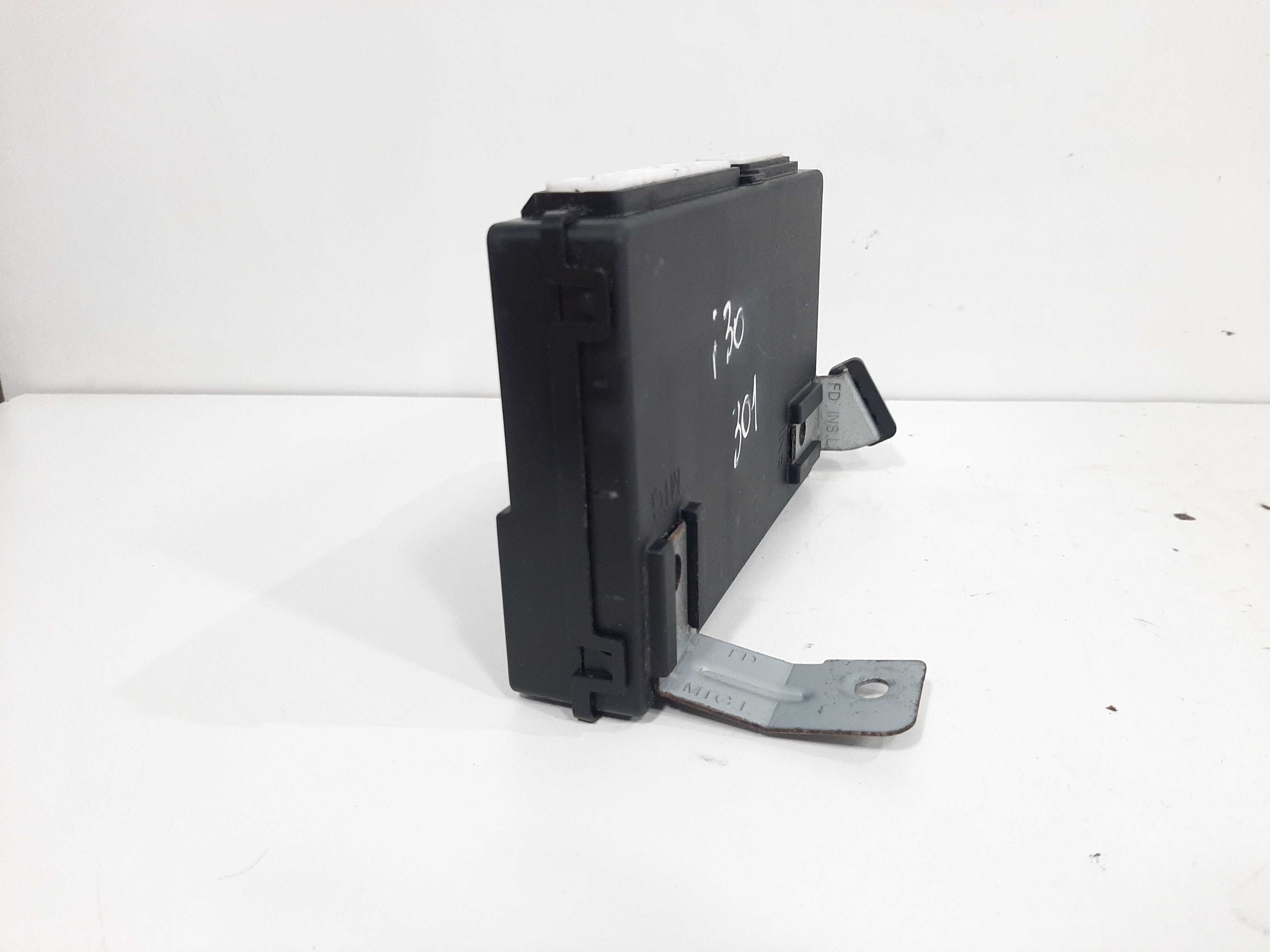 Modulo Bcm Hyndai I30 2.0  2009 2010 2011 2012 954002l2060 3