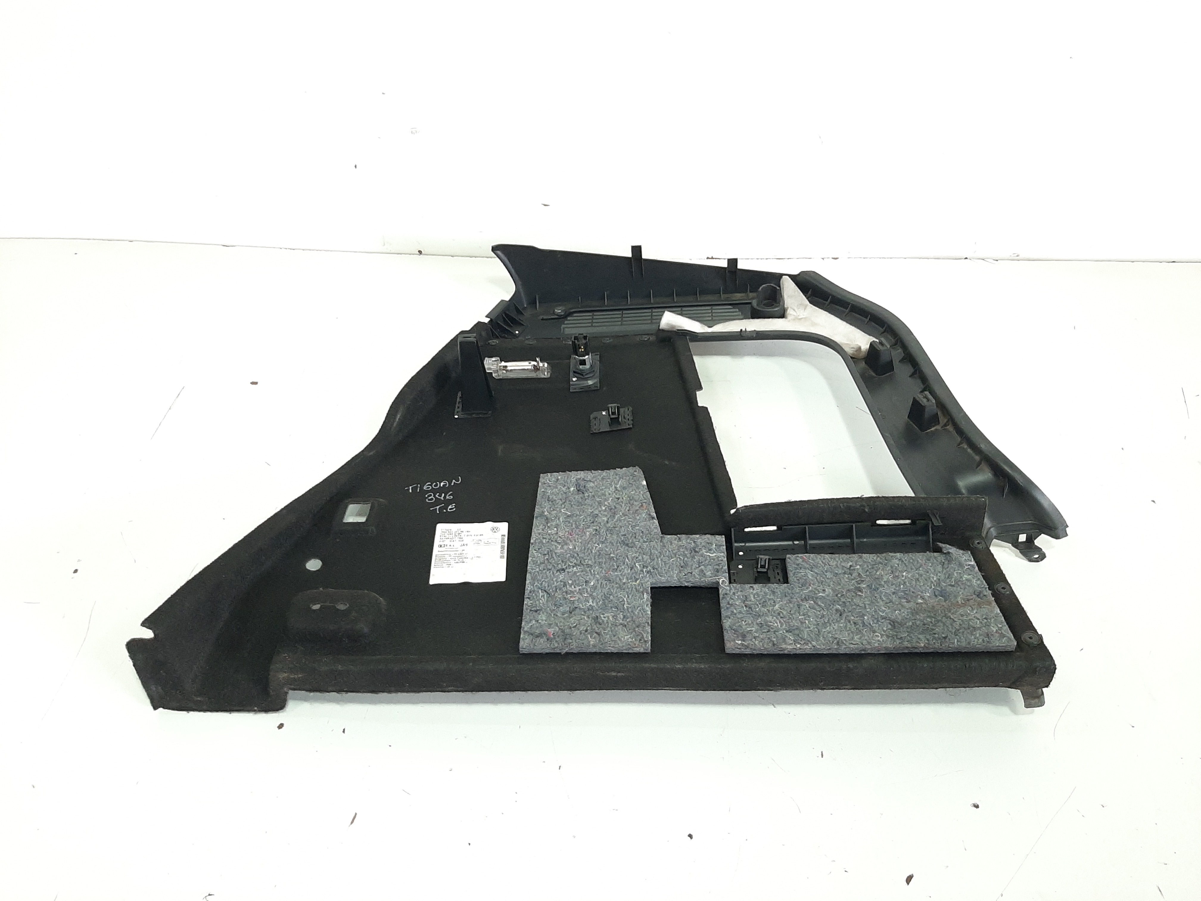 Acabamento Lateral Esquerdo Portamalas Vw Tiguan 2012 A 2017 7