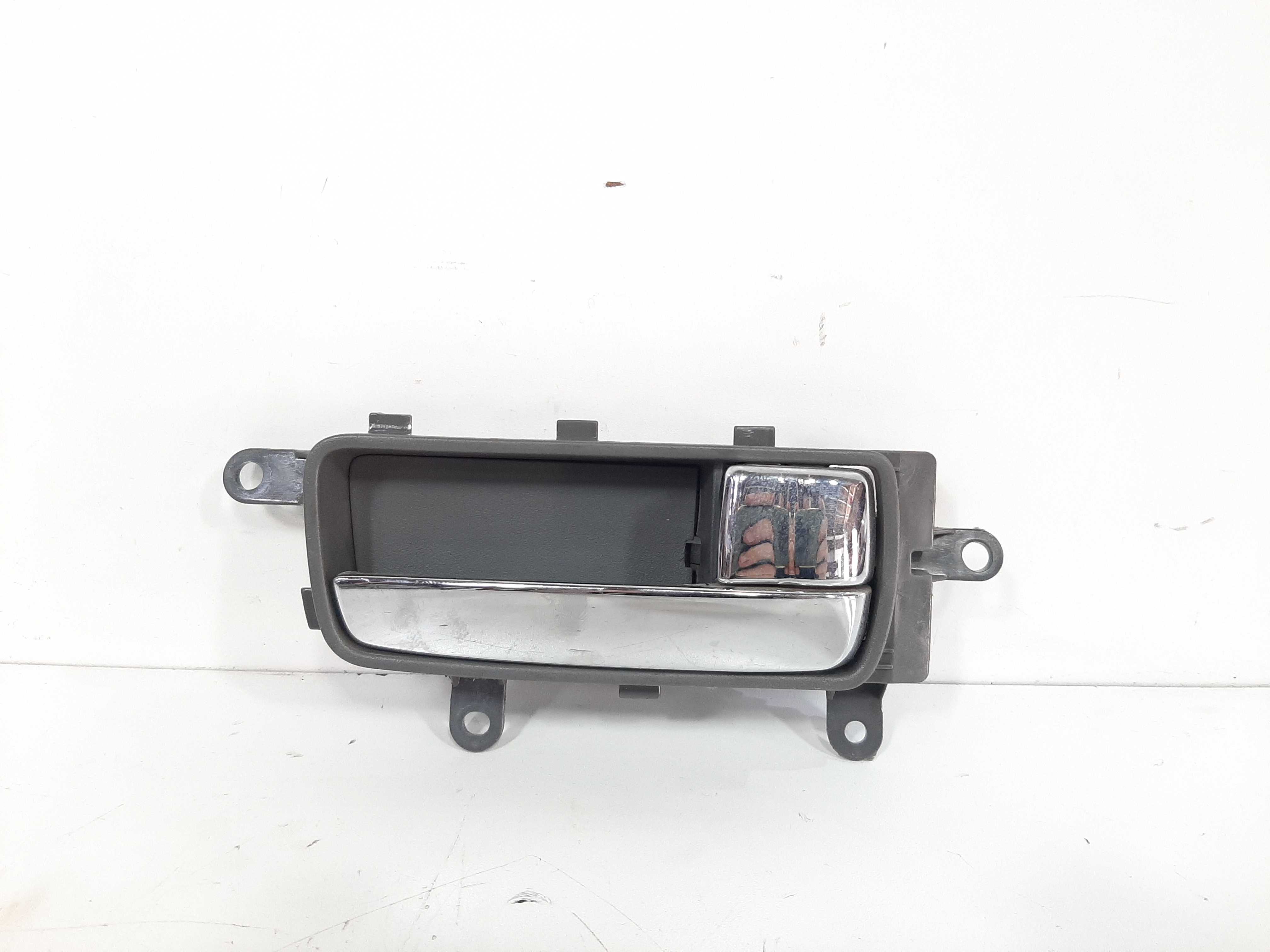 Maçaneta Interna Traseira Direita Nissan Sentra 2008 A 2013 4