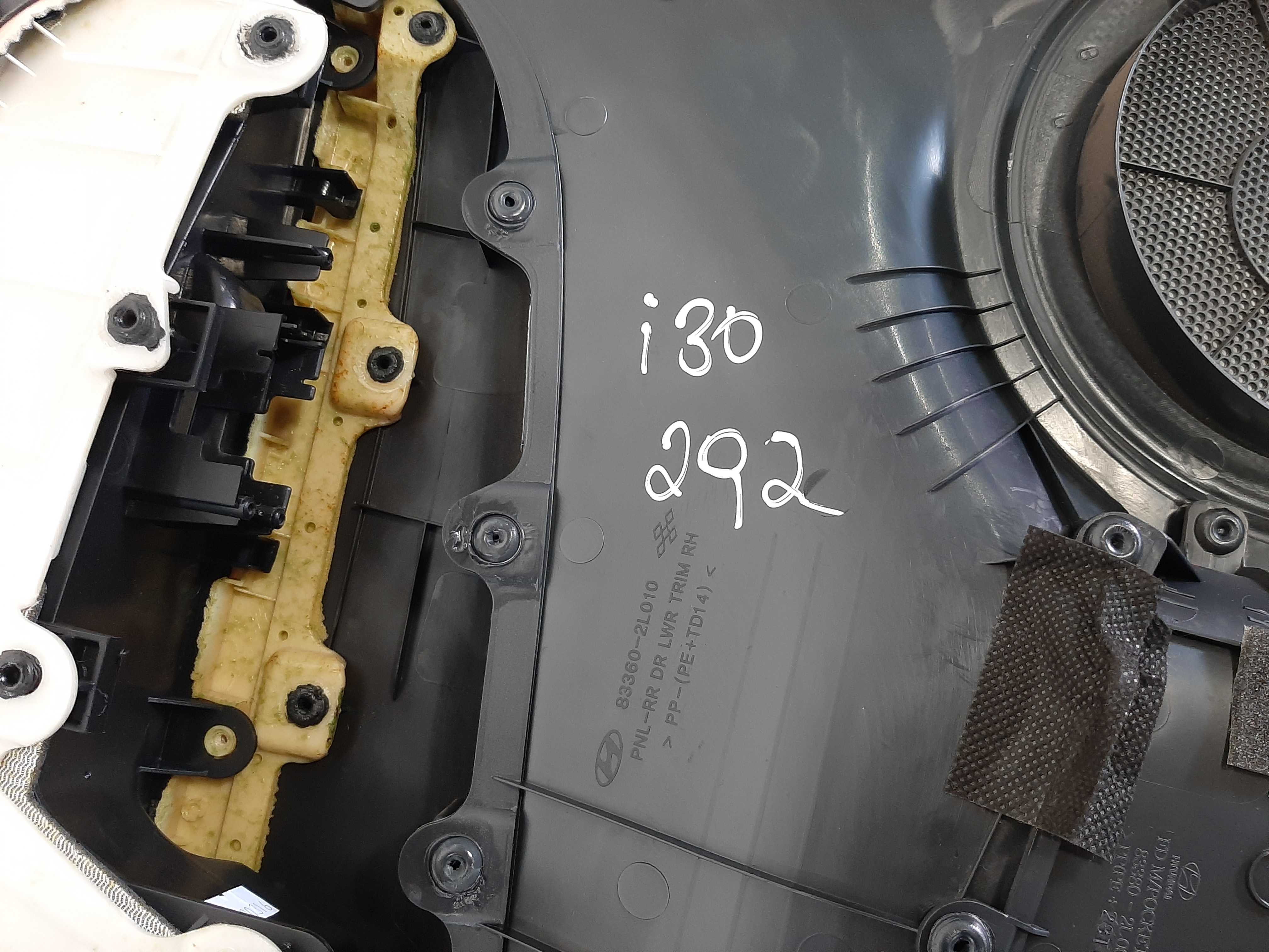 Forro Porta Traseiro Direito Hyundai I30 2009 2010 A 2013 1
