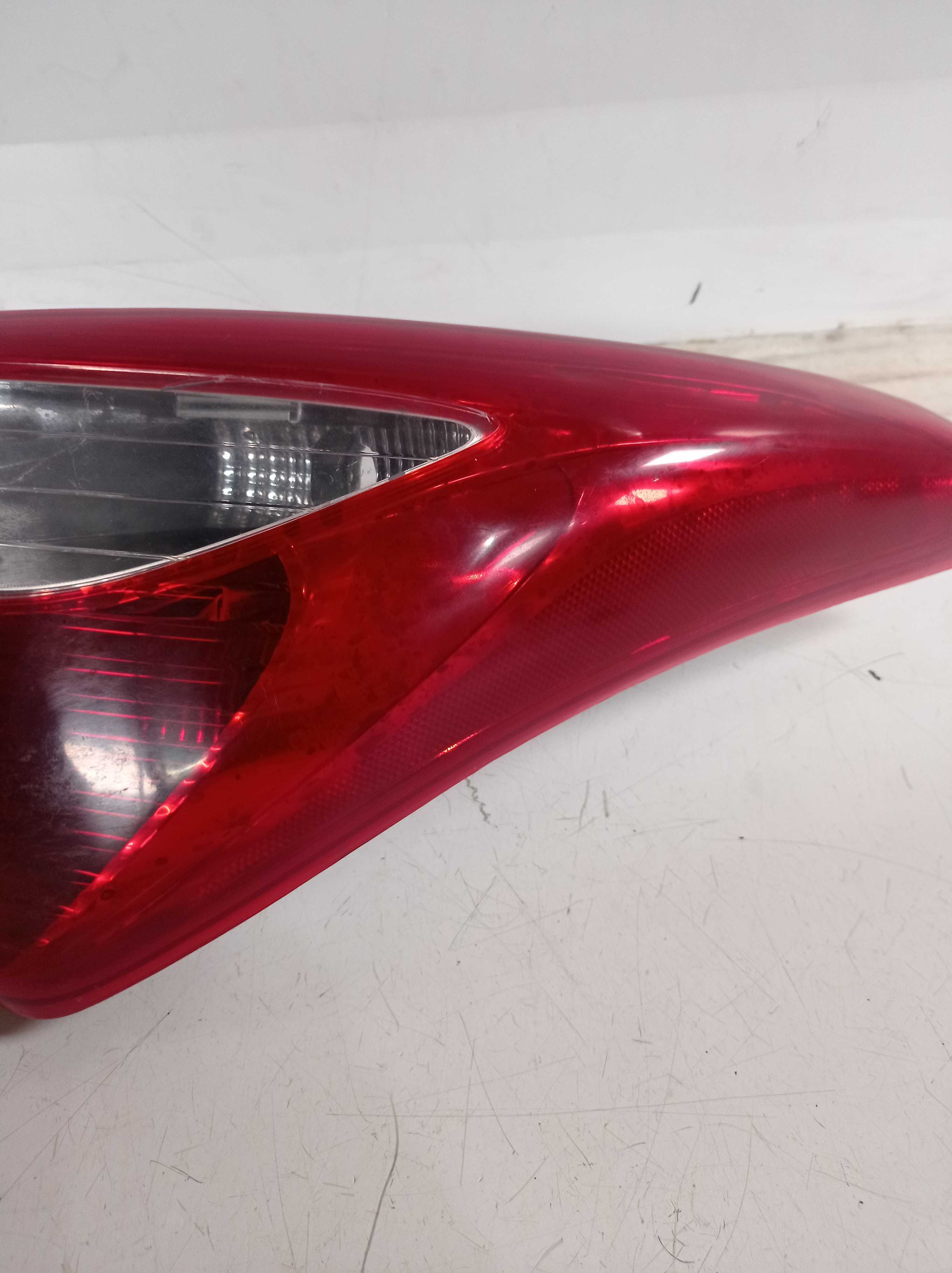 LANTERNA TRASEIRA DIREITA HYUNDAI HB20 HATCH 12 14 P REC 2