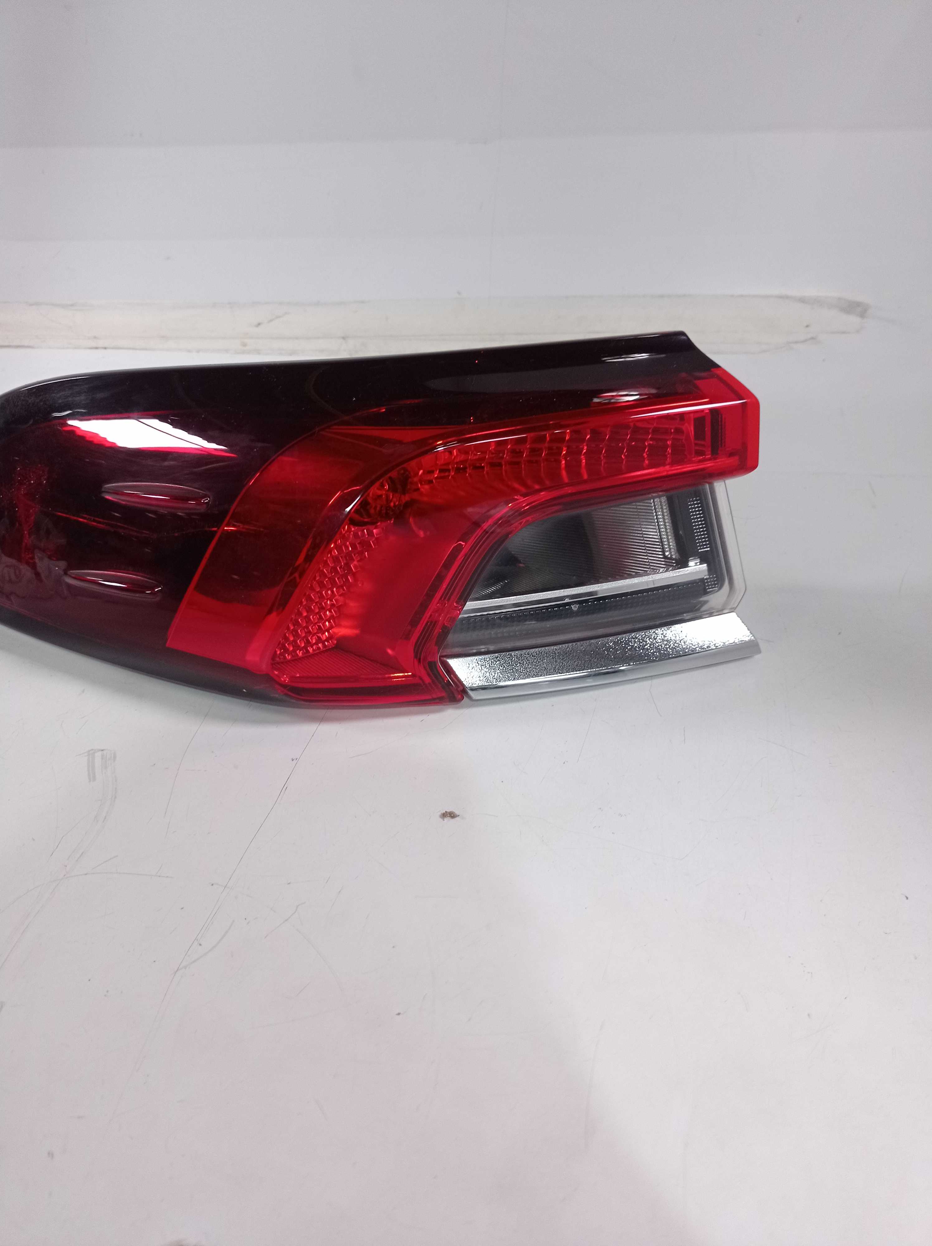 LANTERNA TRASEIRA ESQUERDA TOYOTA COROLLA RECUPERADA 2