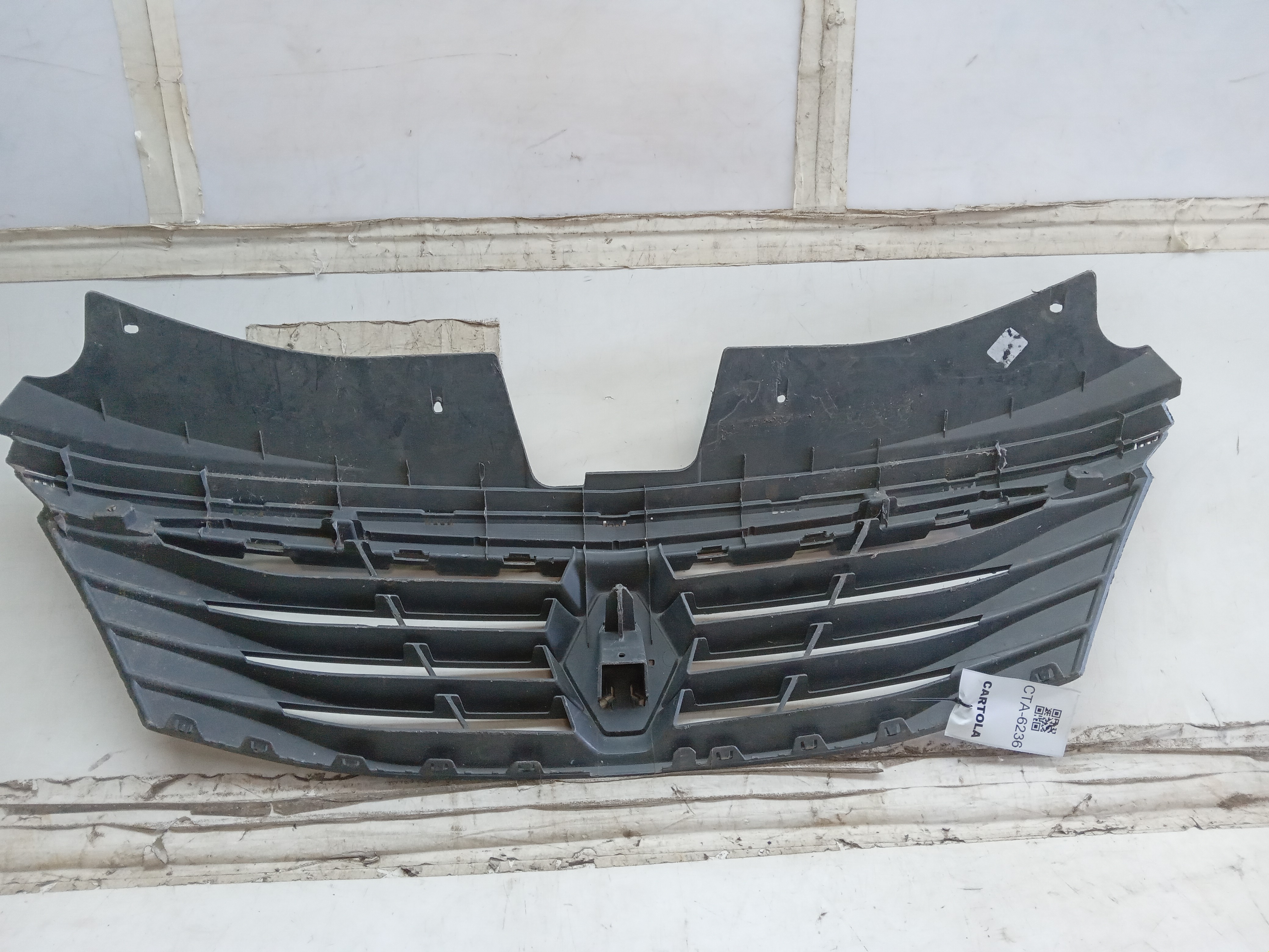 GRADE DIANTEIRA SUPERIOR RENAULT LOGAN 2011 2