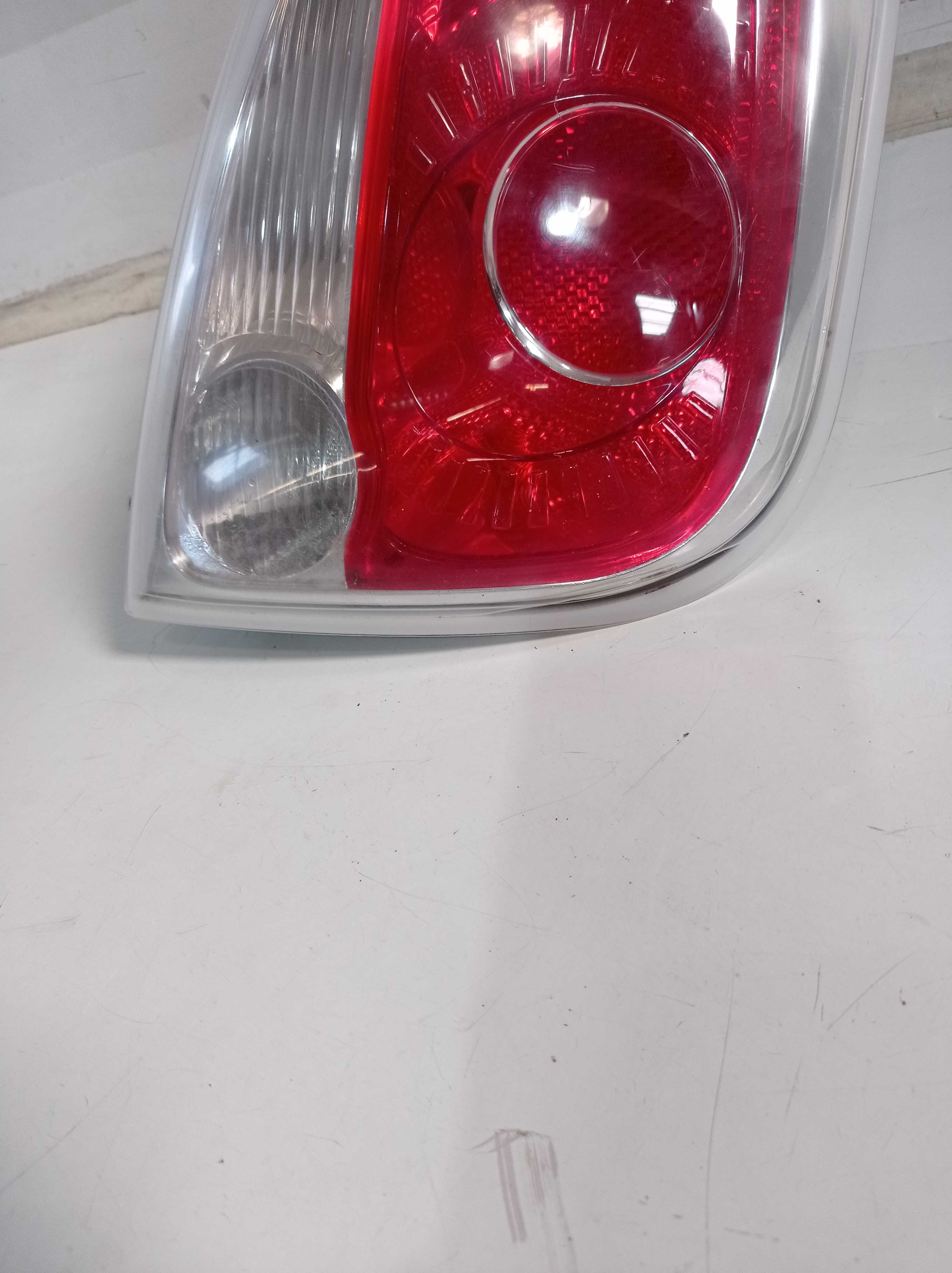 LANTERNA TRASEIRA DIREITA FIAT 500 2012 3