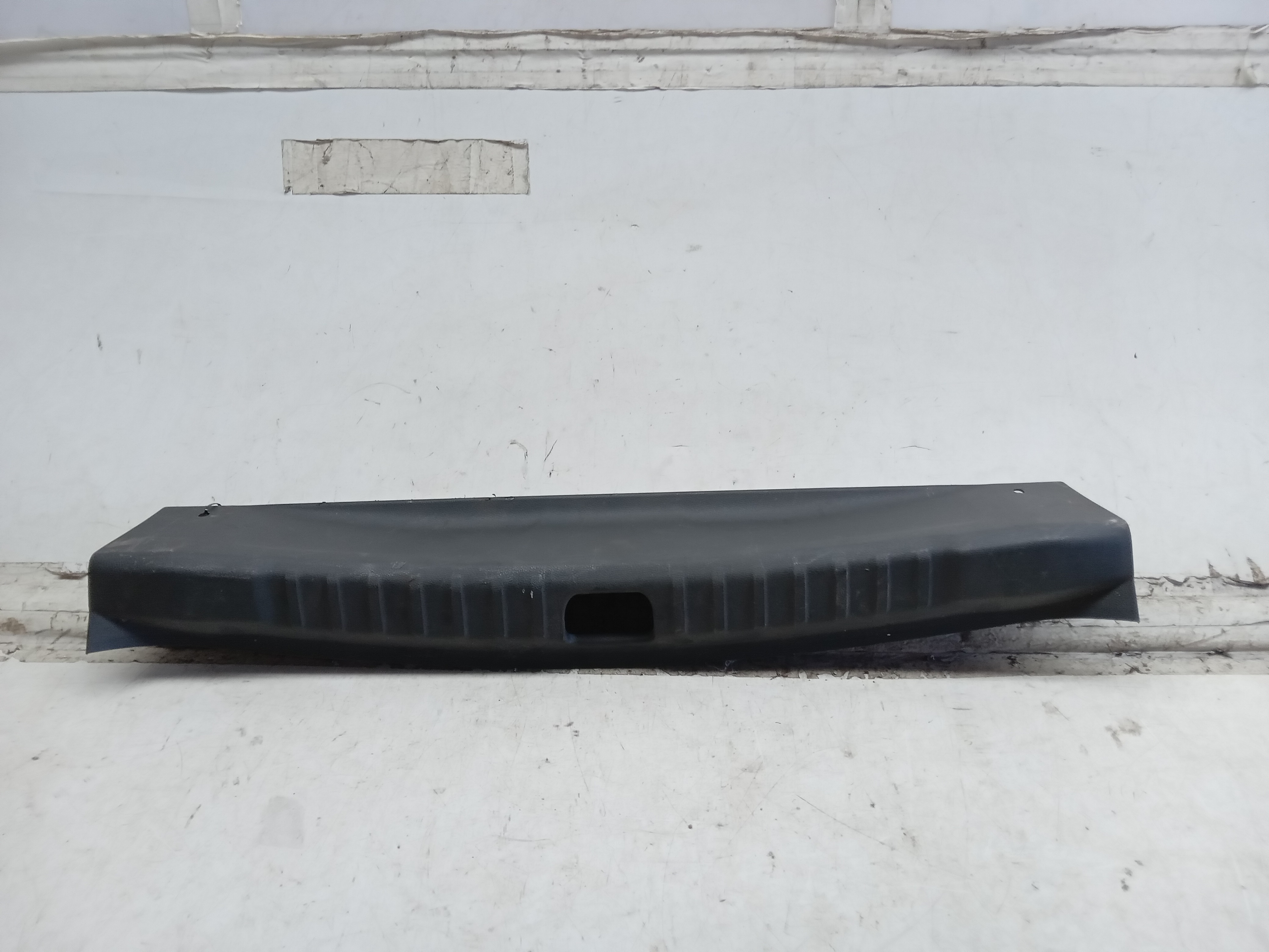 SOLEIRA PORTA MALAS CHEVROLET PRISMA 2018 1