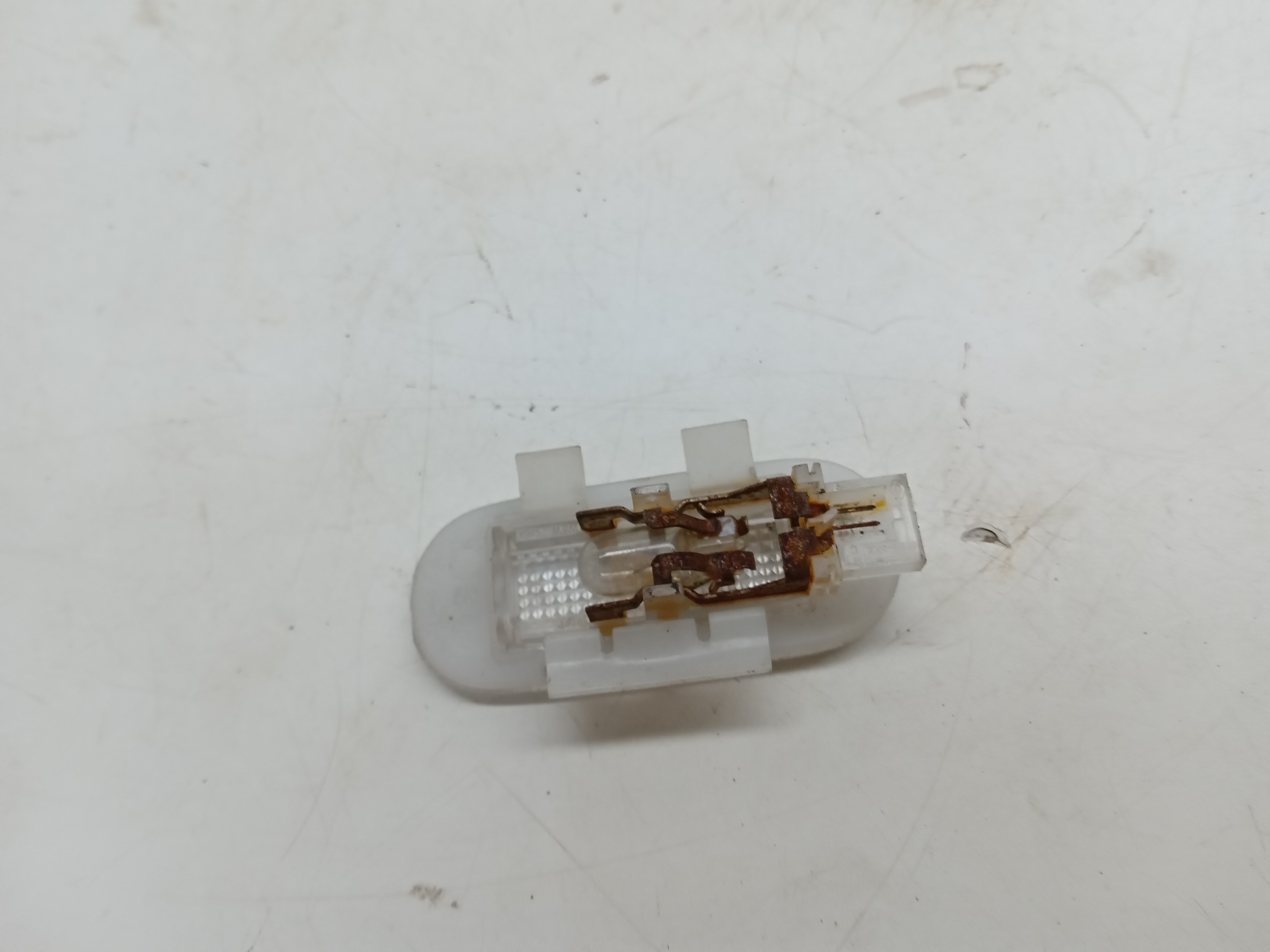 LUZ DE TETO LATERAL ESQUERDA RENAULT FLUENCE 2011 2
