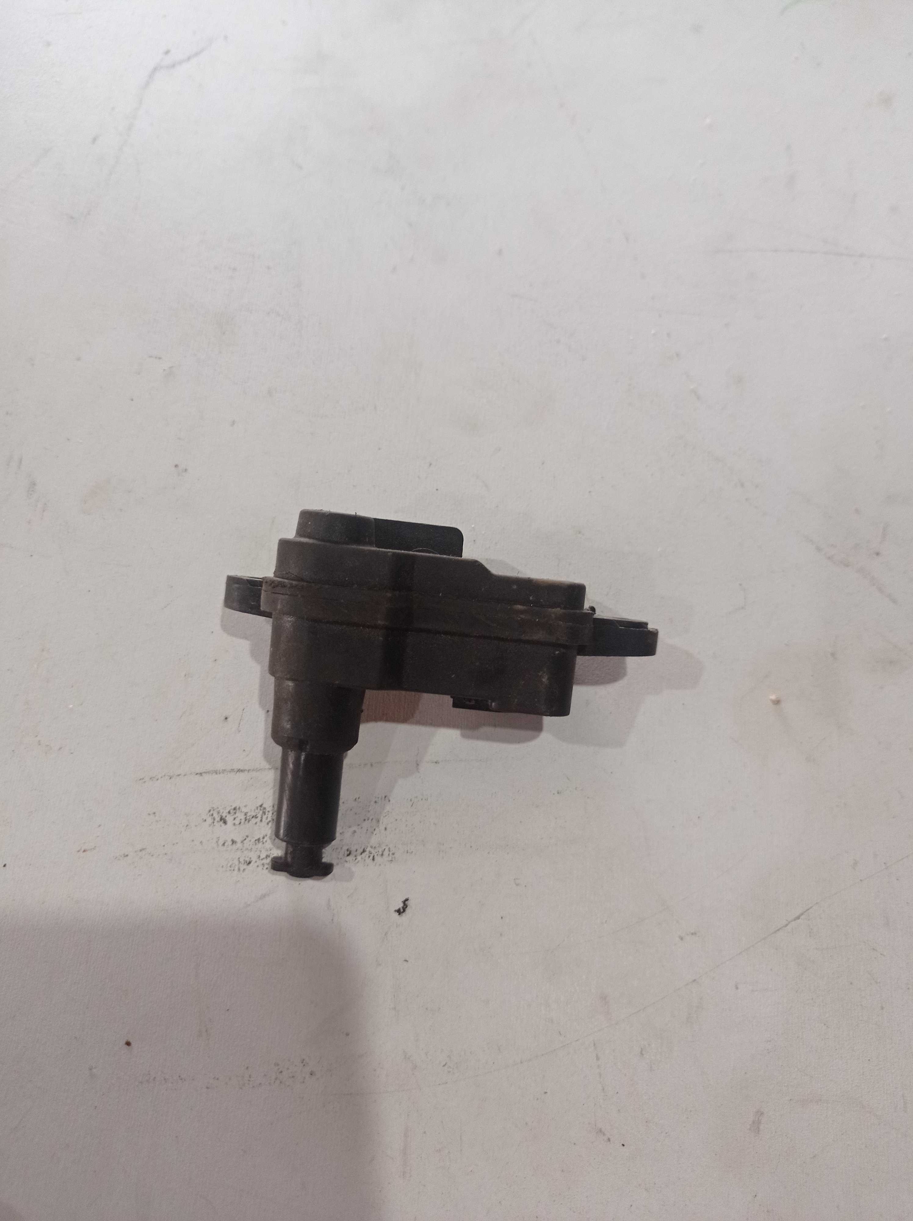 TRAVA ELÉTRICA TAMPA DO TANQUE AUDI A3 2