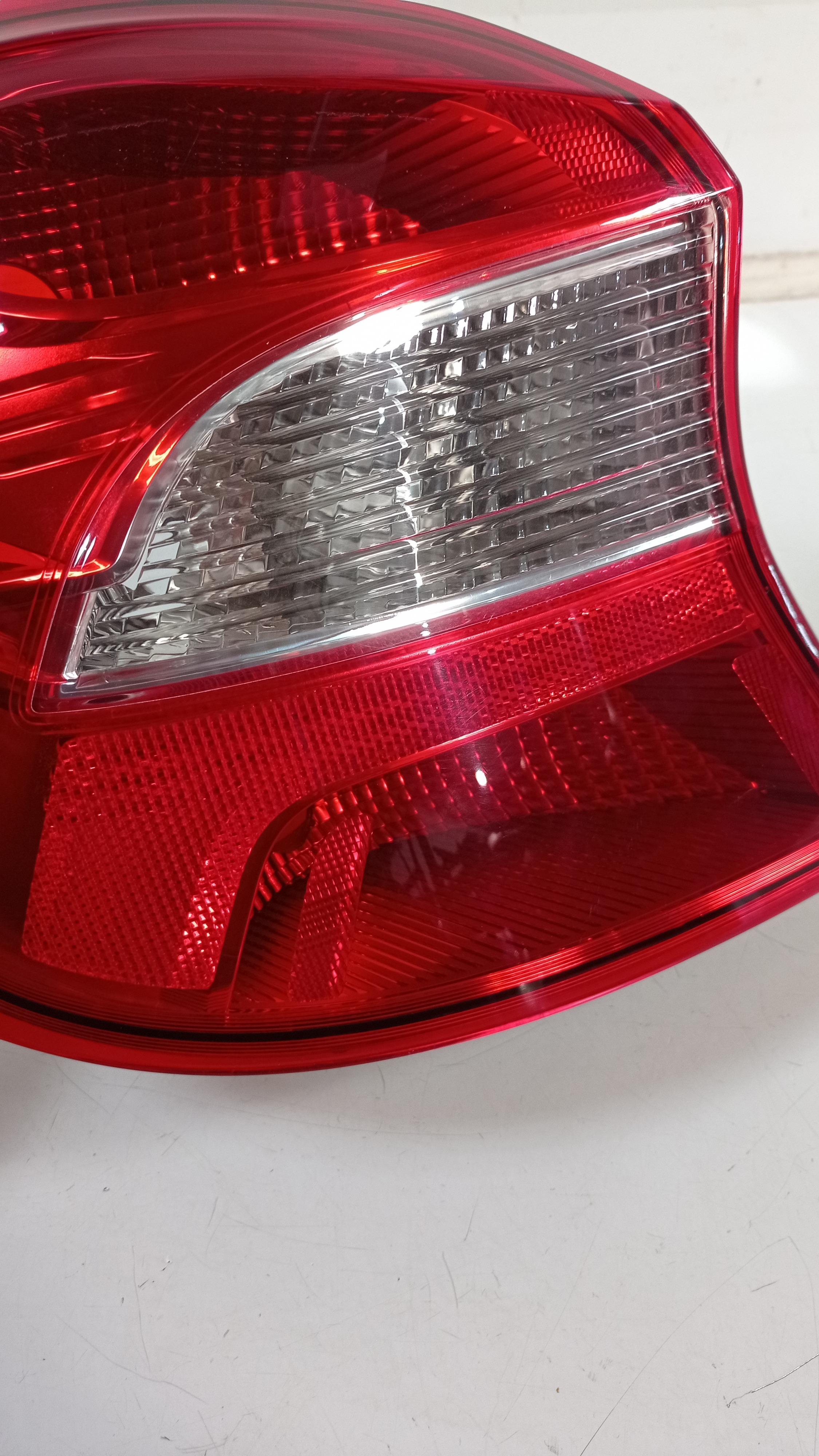 Lanterna Tras Esquerda Ford Ka Hatch 2019 2020 Recuperada 5