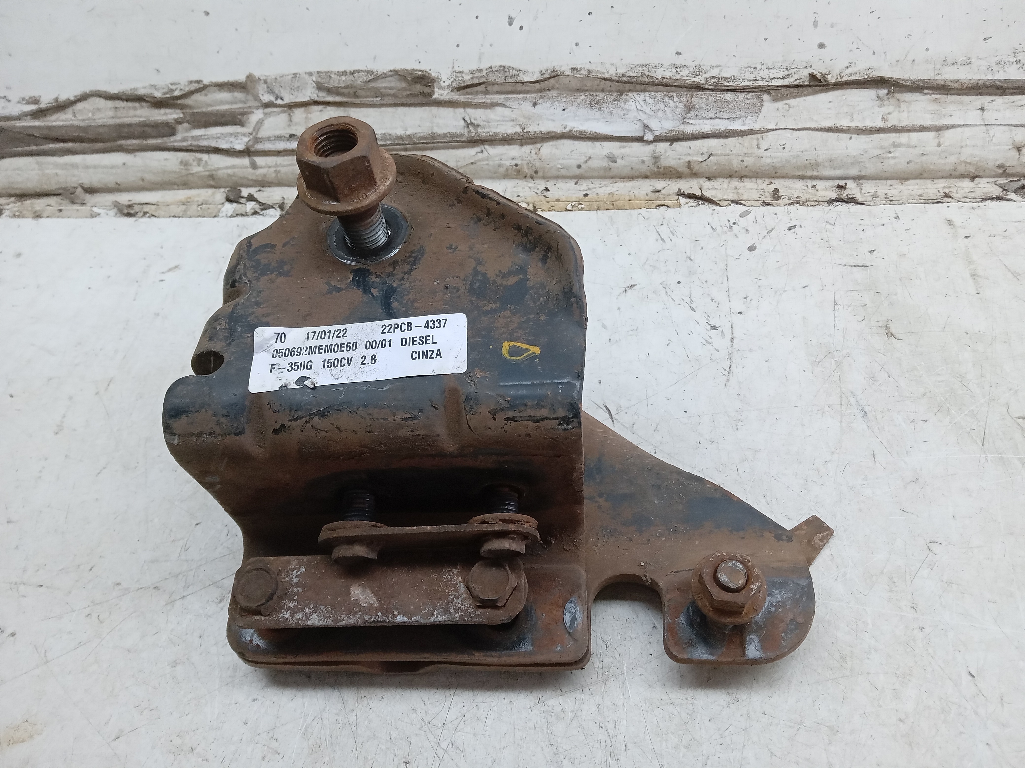 SUPORTE TIRANTE DIANTEIRO LD FORD F350 2001
