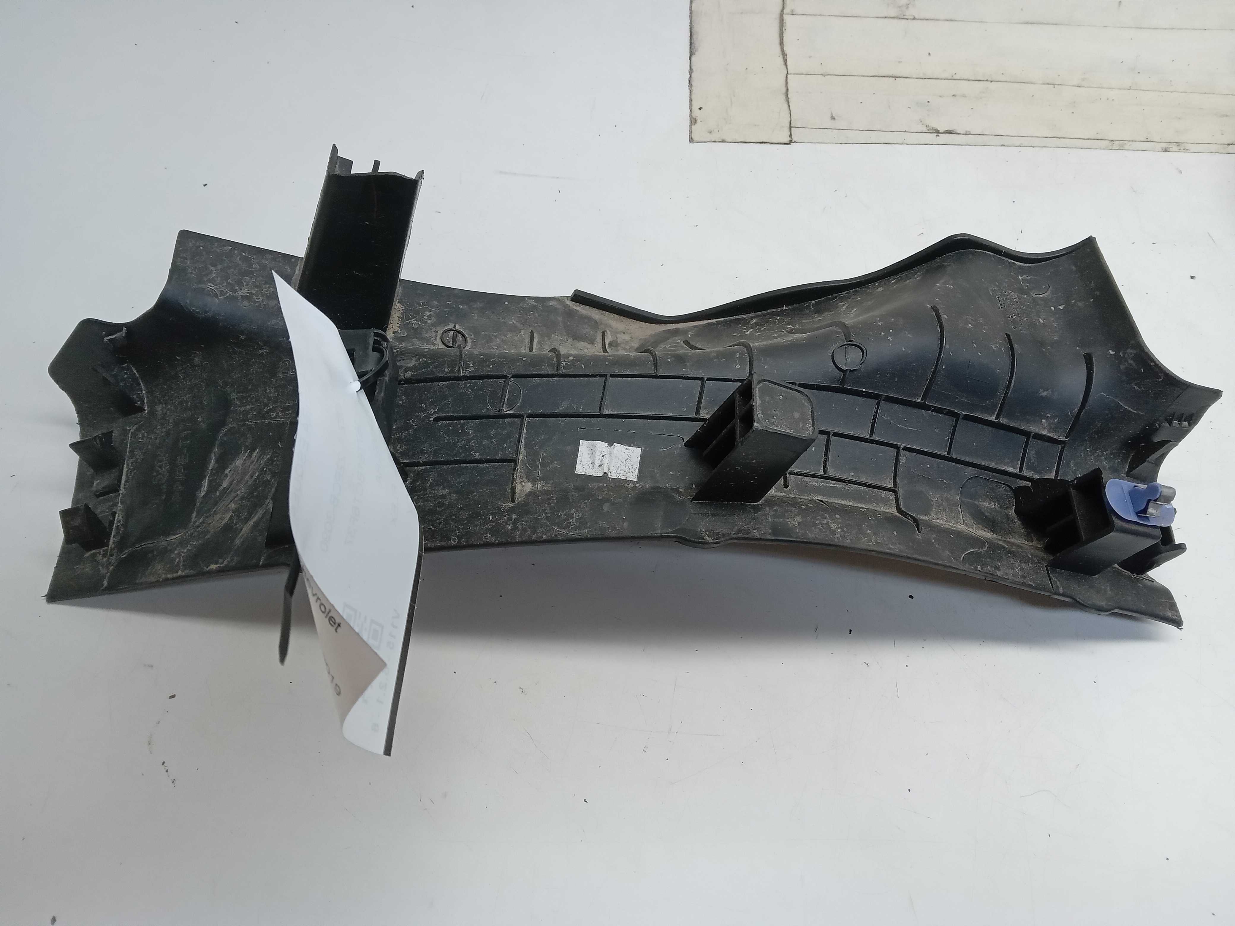 MOLDURA SOLEIRA TRAS LE GM ONIX 2019 1