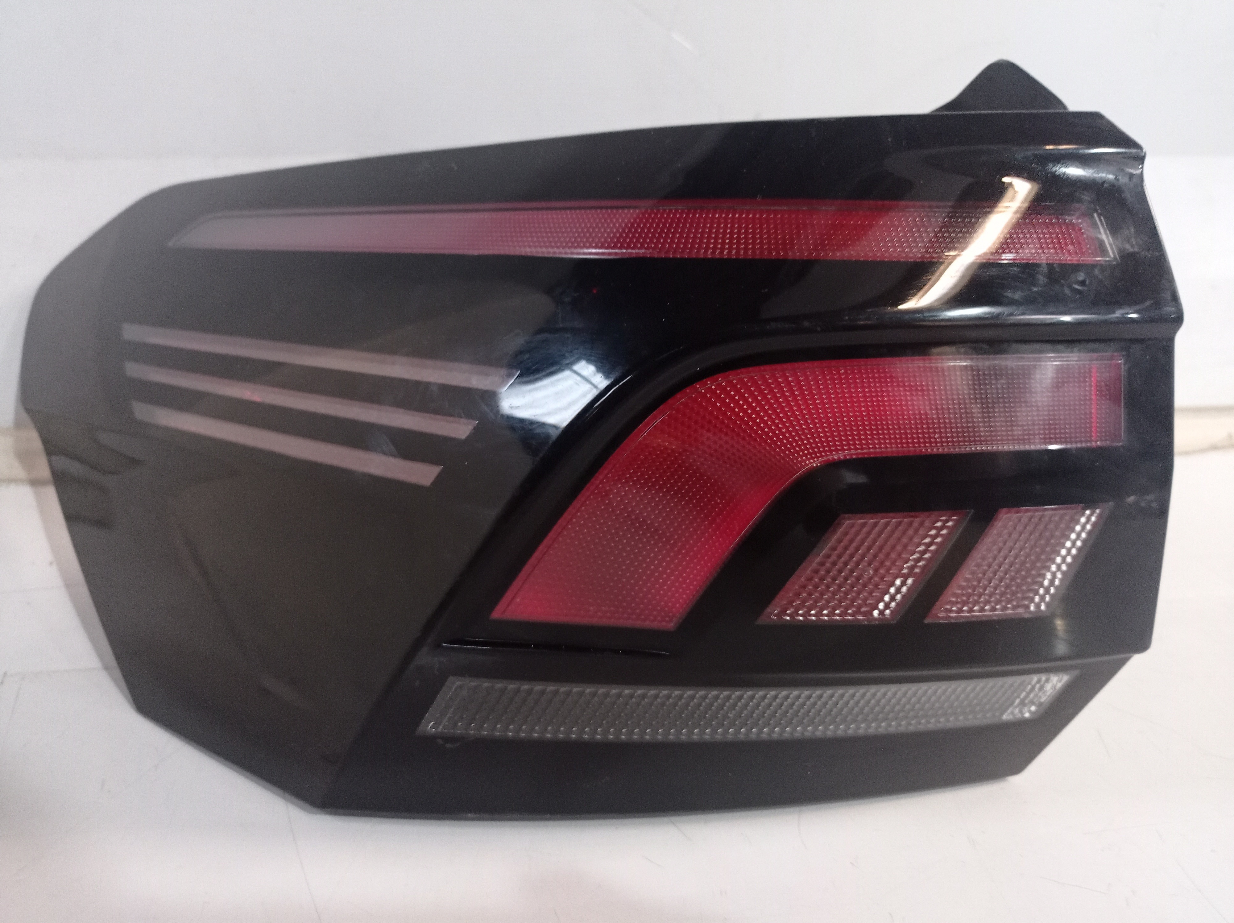 Lanterna Tras Esquerda Vw Nivus 2021 A 2023 Original