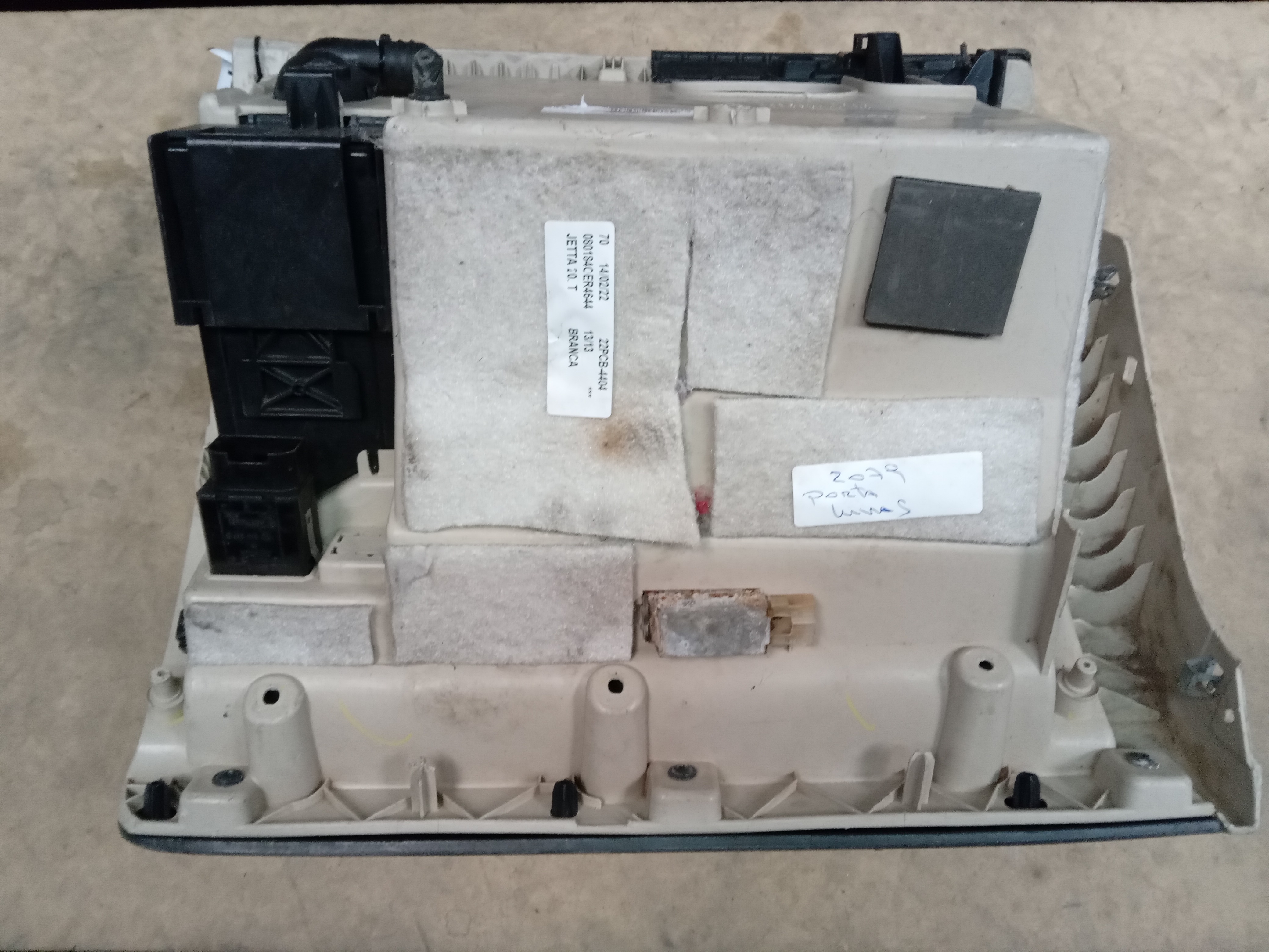PORTA LUVAS VW JETTA 2013 2