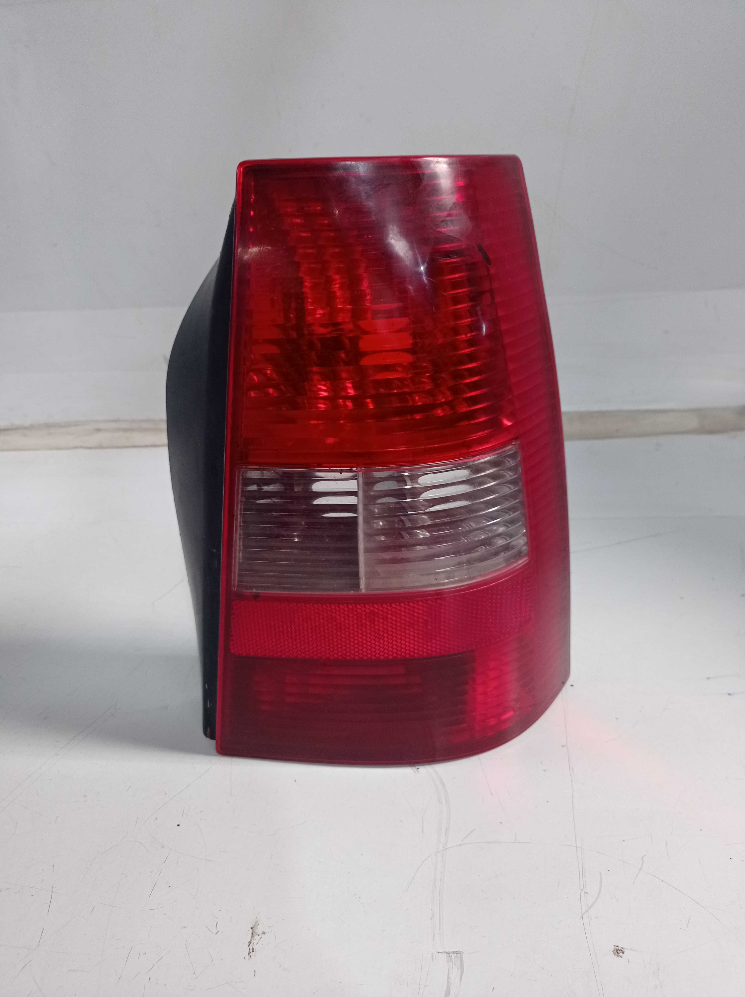 LANTERNAS TRASEIRA DIREITA VOLKSWAGEN PARATI G3