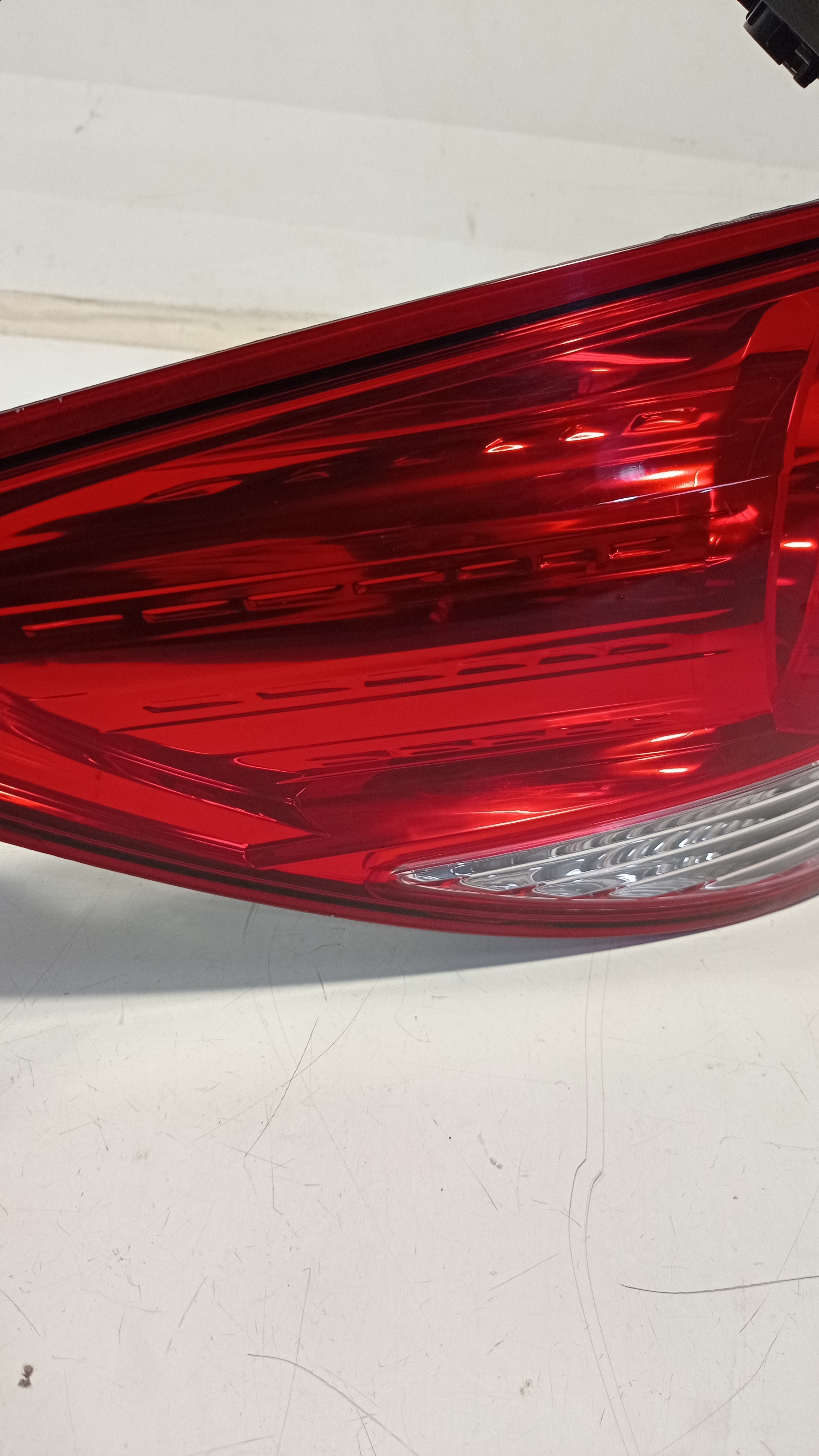 Lanterna Tras Esquerda Gm Cruze Hatch 2012 A 2016 Recuperada 4