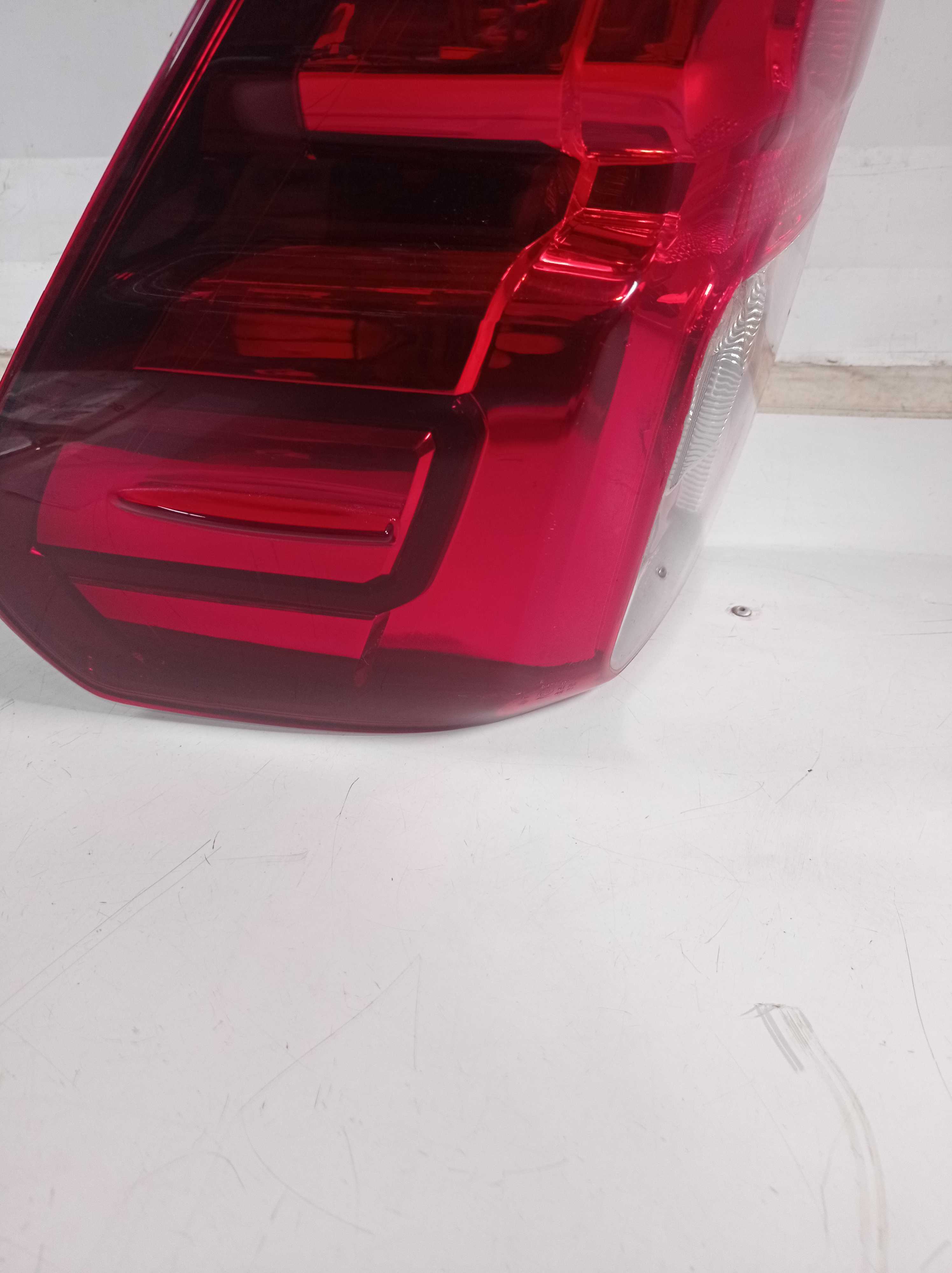 LANTERNA TRASEIRA ESQUERDA TOYOTA HILUX 2017 RECUPERADA 3