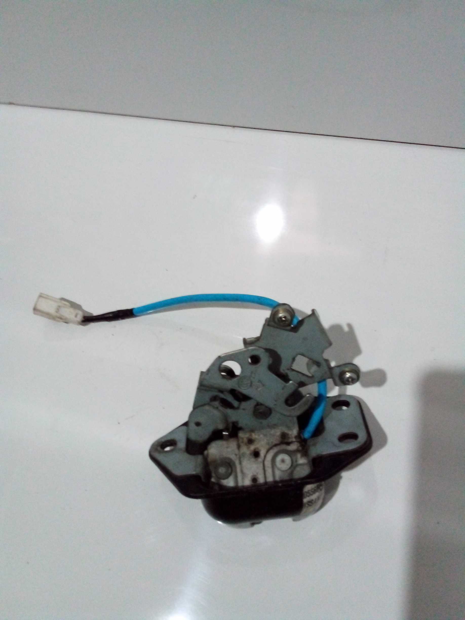 Fechadura Tampa Traseira Mala Nissan March 2017 3