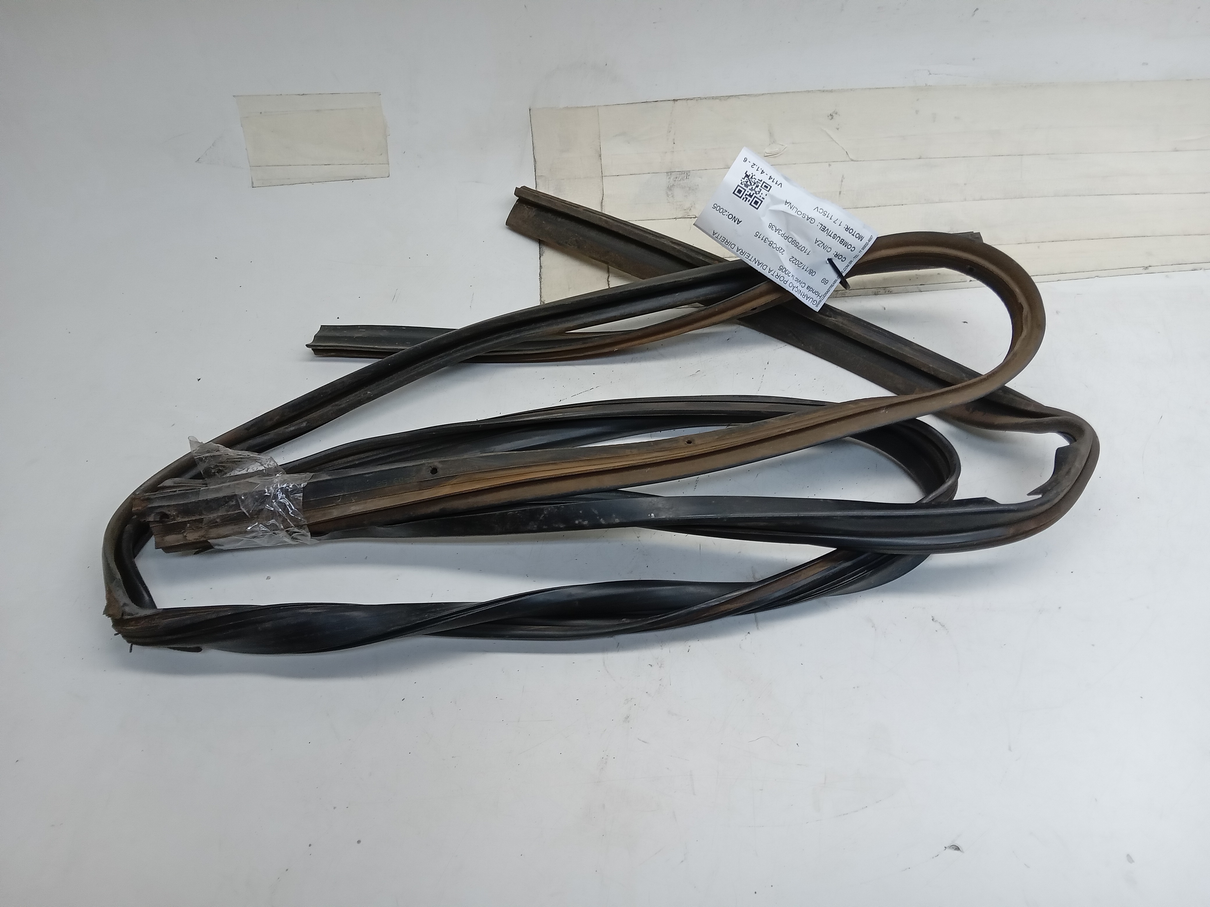 GUARNIÇÃO PORTA DIANTEIRA LD Honda Civic lx 2005 2