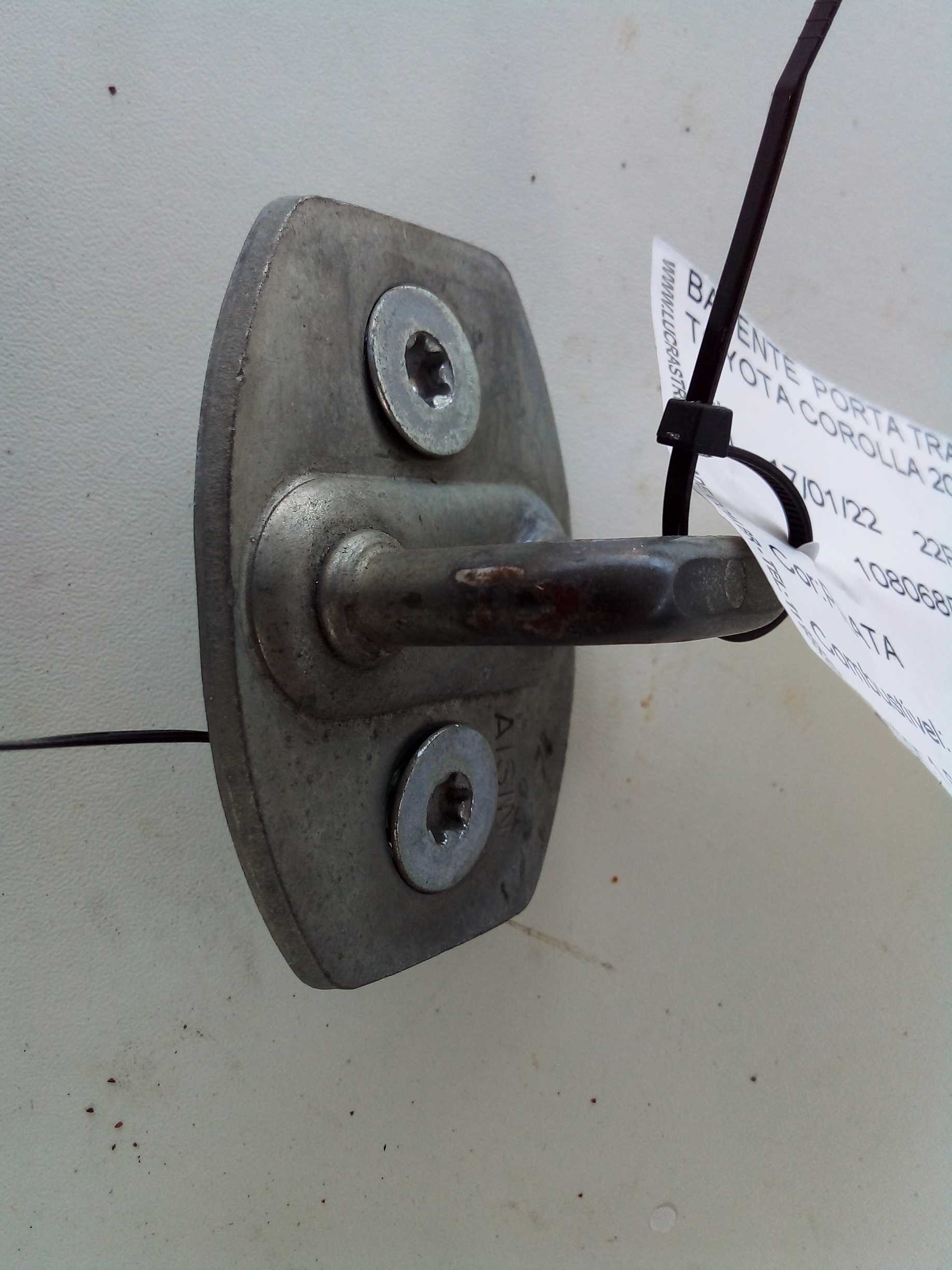 BATENTE PORTA TRASEIRA LE TOYOTA COROLLA 2010 3