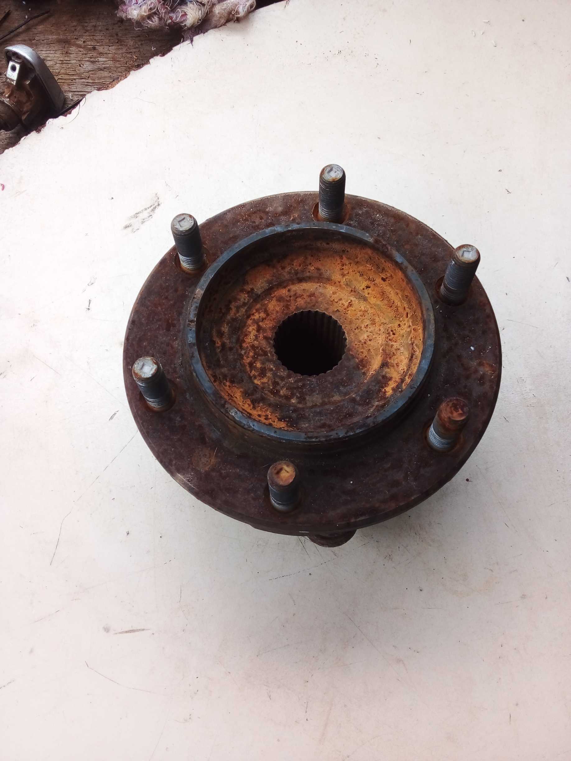 CUBO DIANTEIRO RODA COM ABS HILUX 2010 1