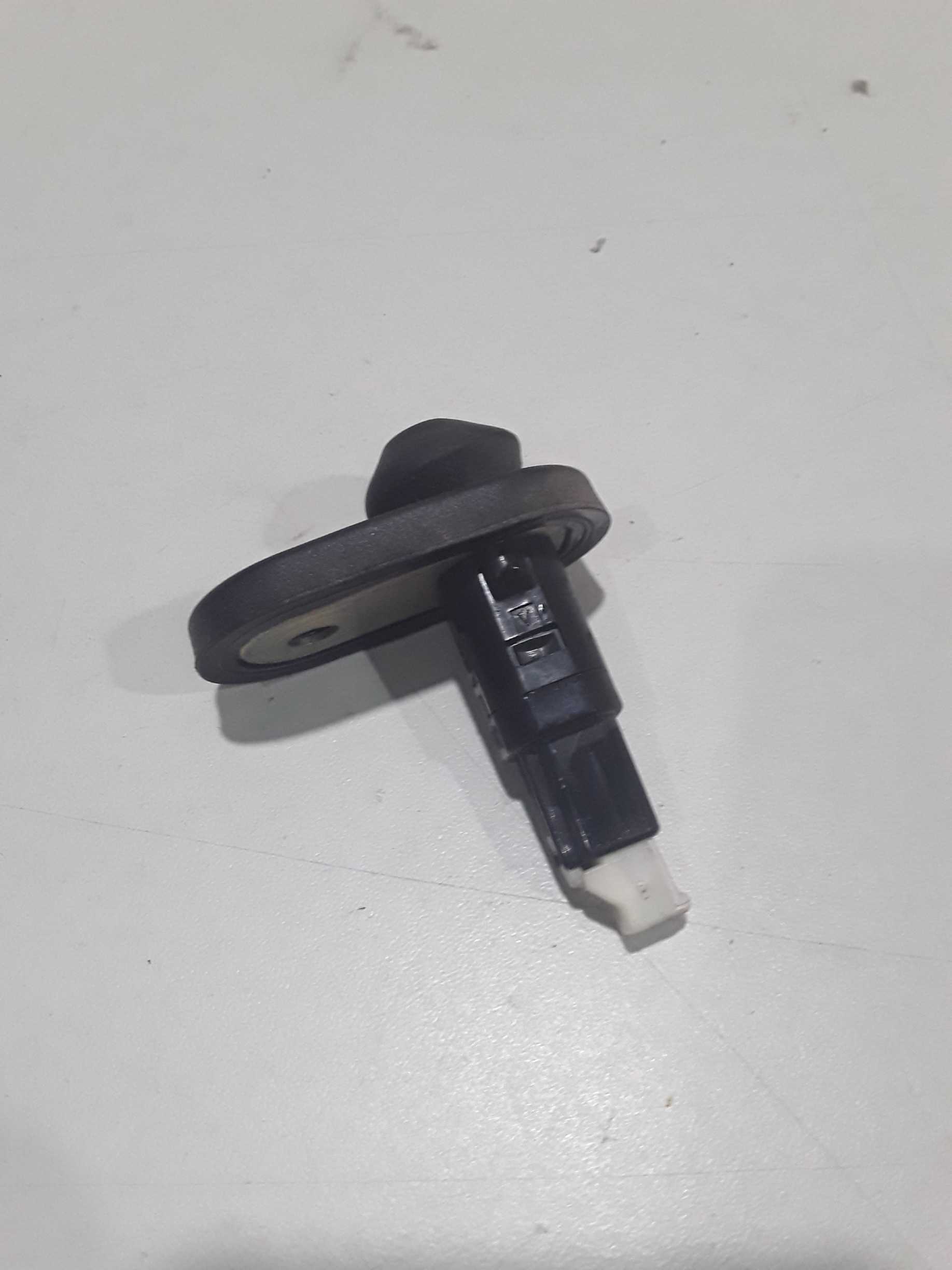 INTERRUPTOR LUZ PORTA DIANTEIRA LD TOYOTA COROLLA 2010 1