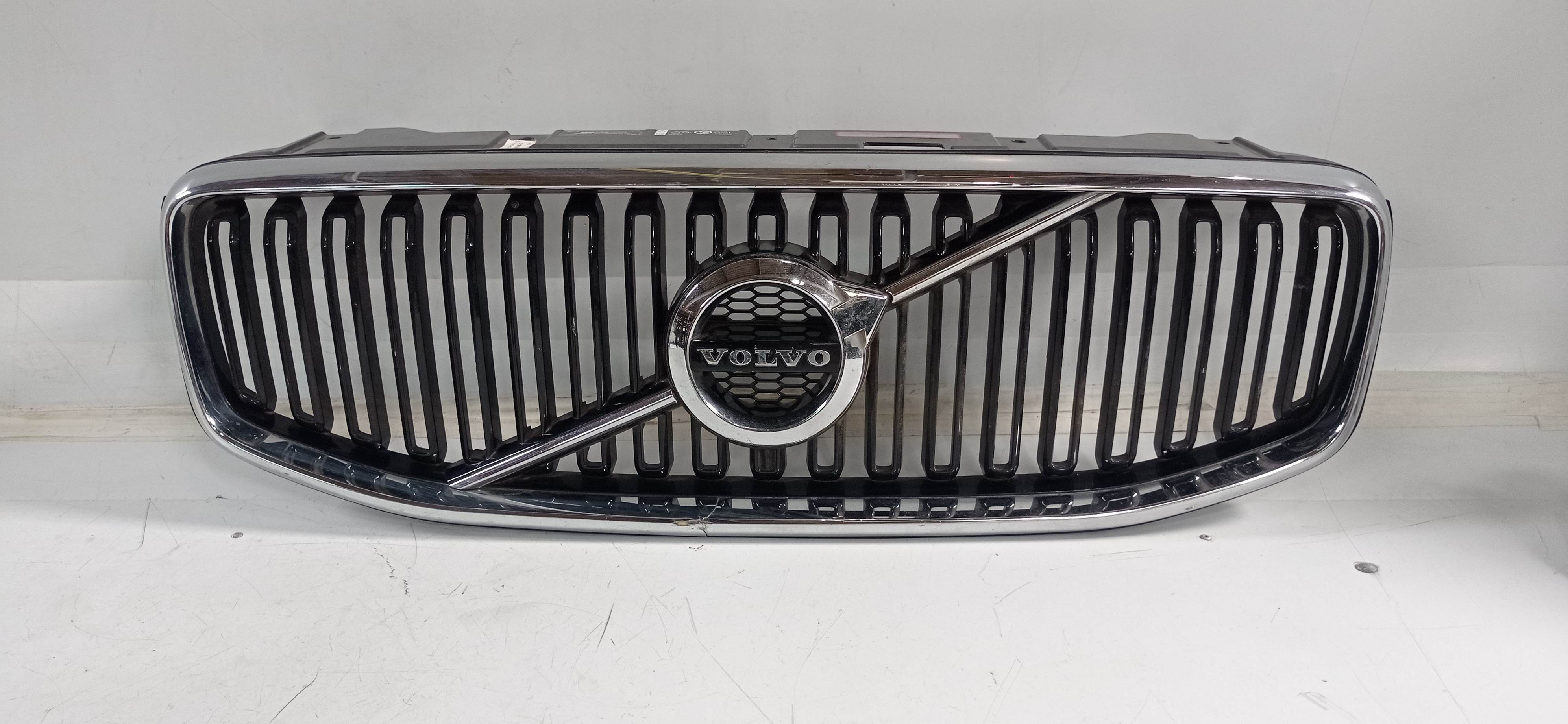 Grade Dianteira Volvo Xc60 2017 A 2021 Para Recuperar 9