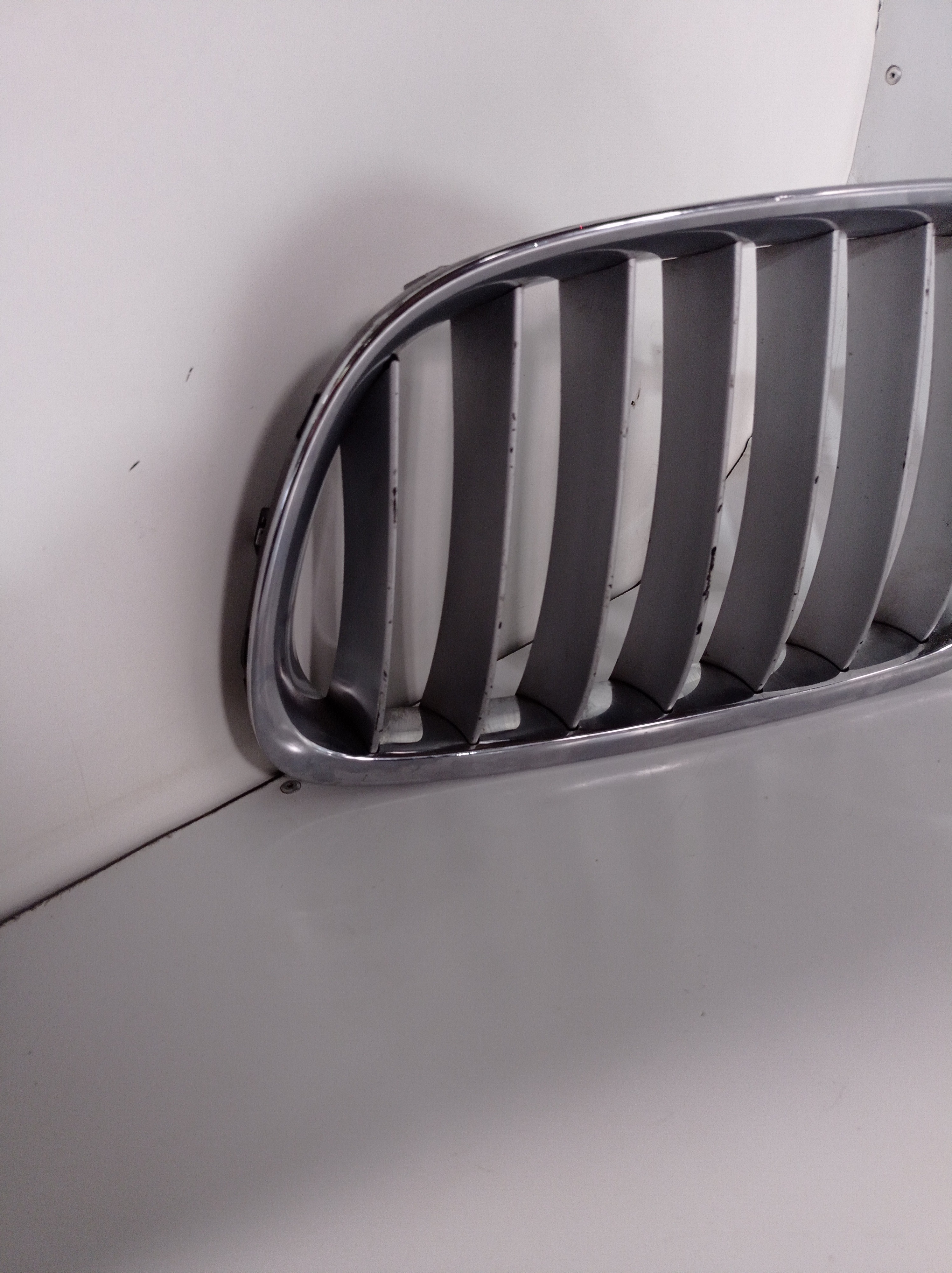51112993307 Grade Frontal Bmw X1 2012 2
