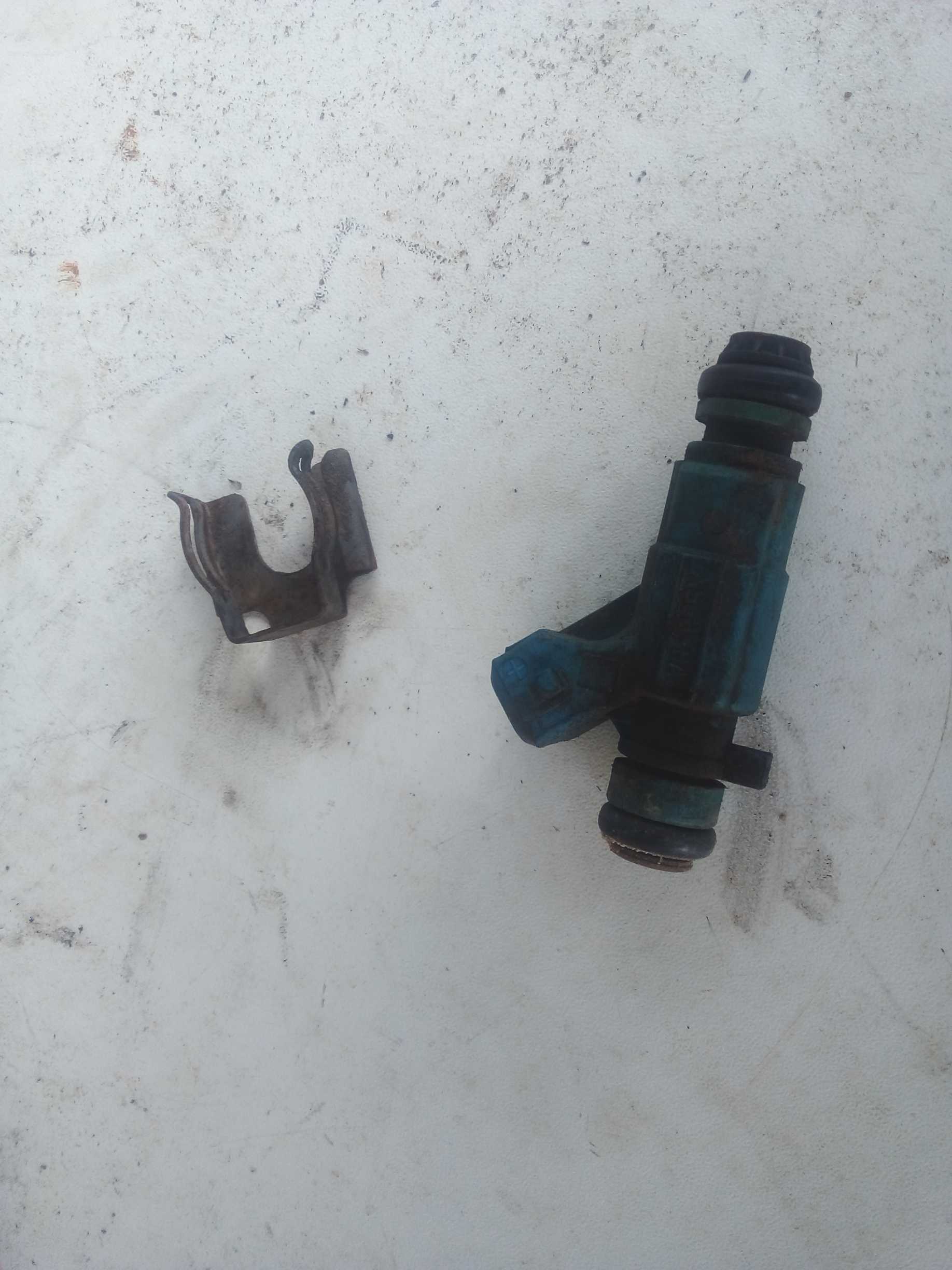 BICO INJEÇÃO FIESTA 1.0 ROCAM 2000