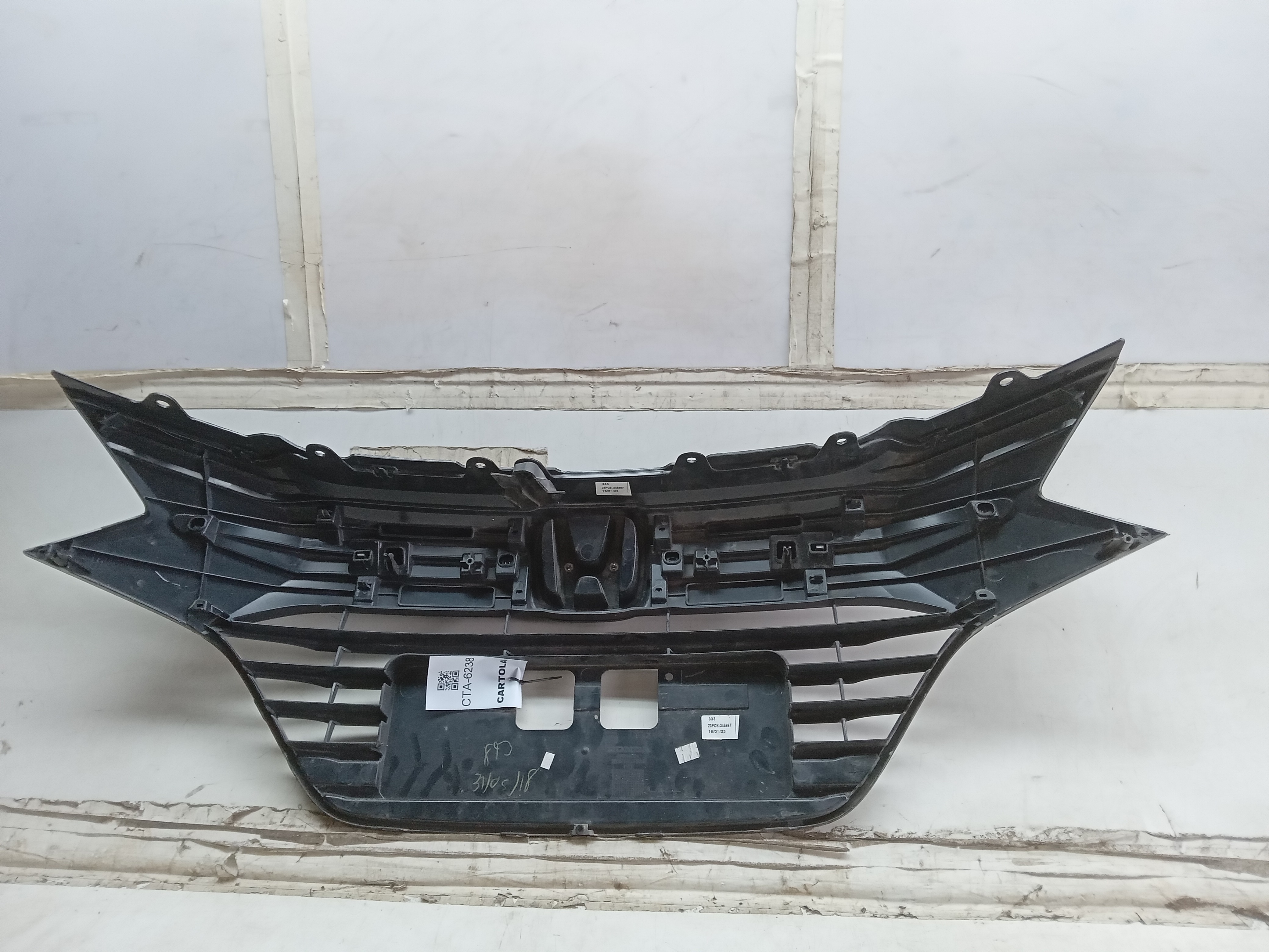 GRADE DIANTEIRA SUPERIOR HONDA HRV 2018 2
