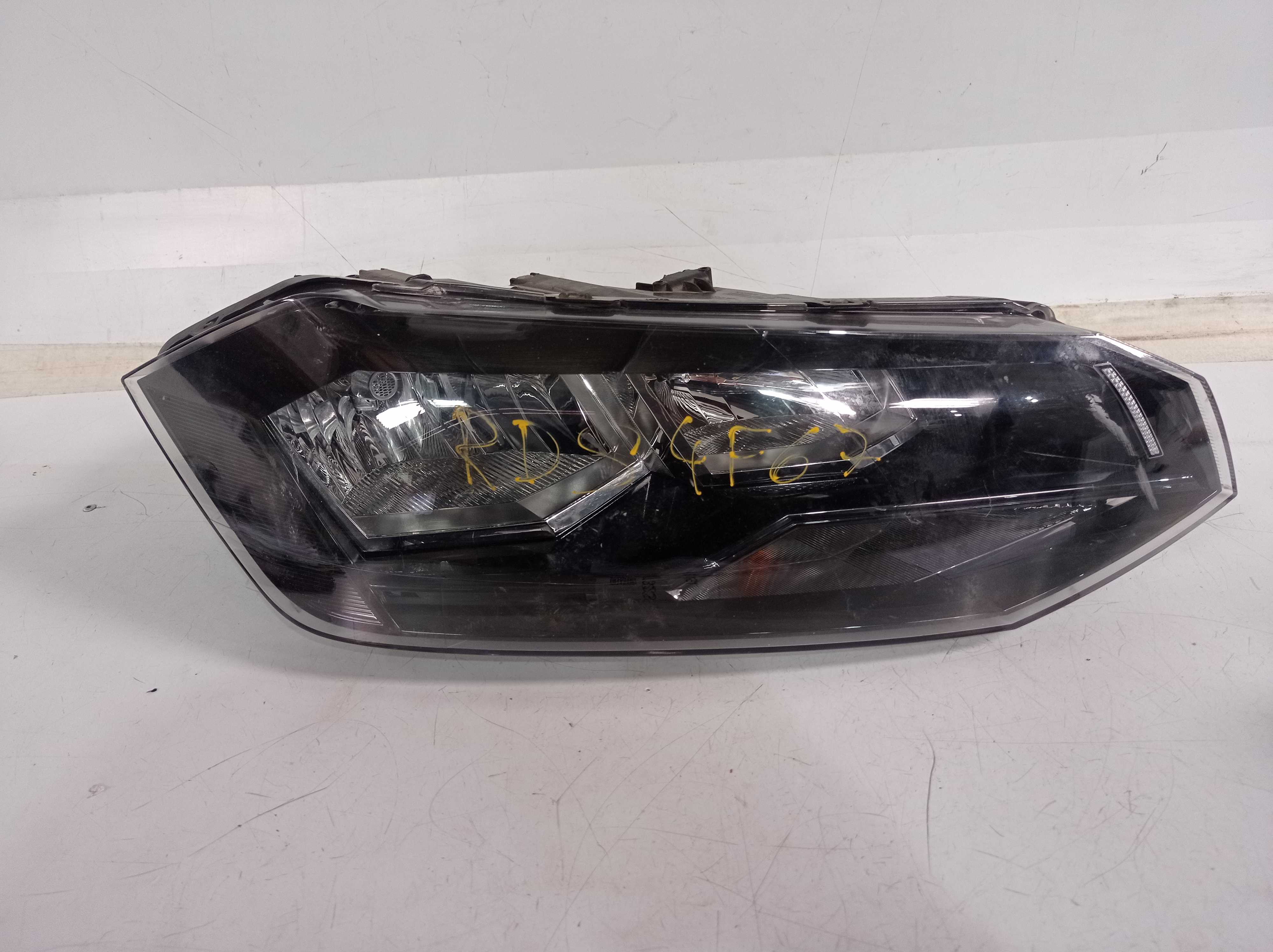 FAROL LADO DIREITO VW POLO VIRTUS 17 19 6EA941006D P RECU 1