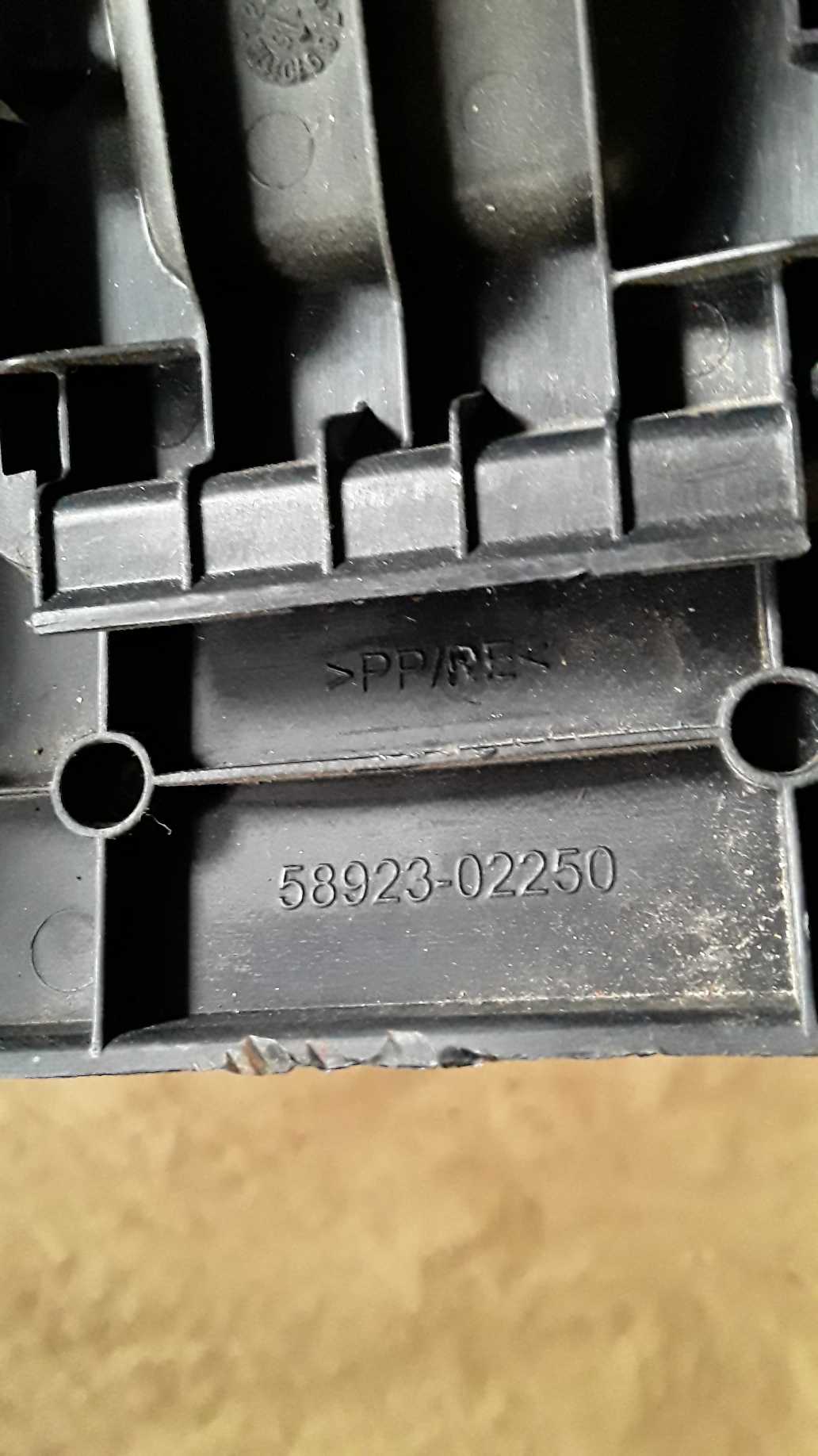Moldura Console Tomada Corolla 2016 3