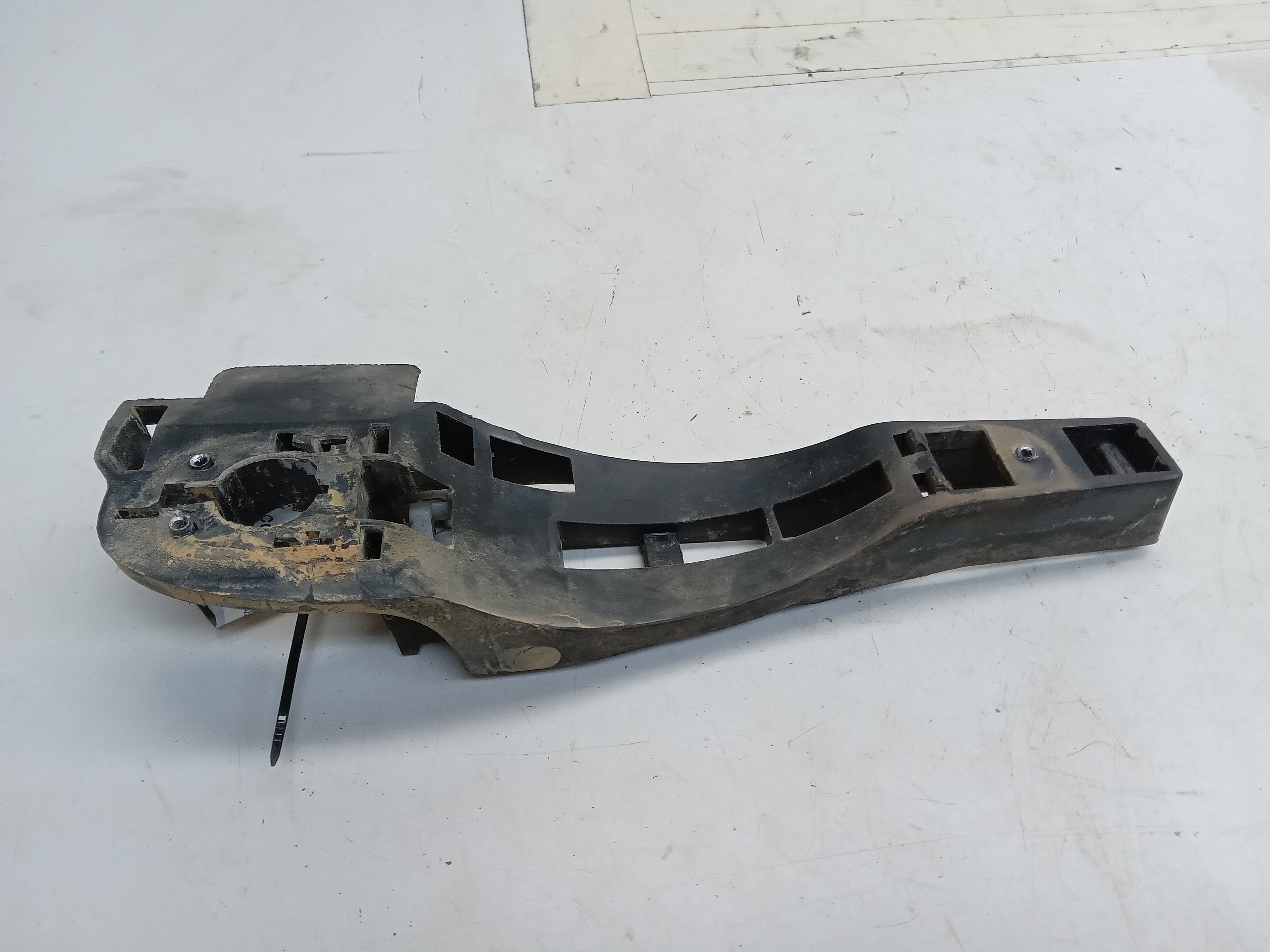 SUPORTE DA MAÇANETA PORTA DIANTEIRA DIREITA Citroën C3 2009