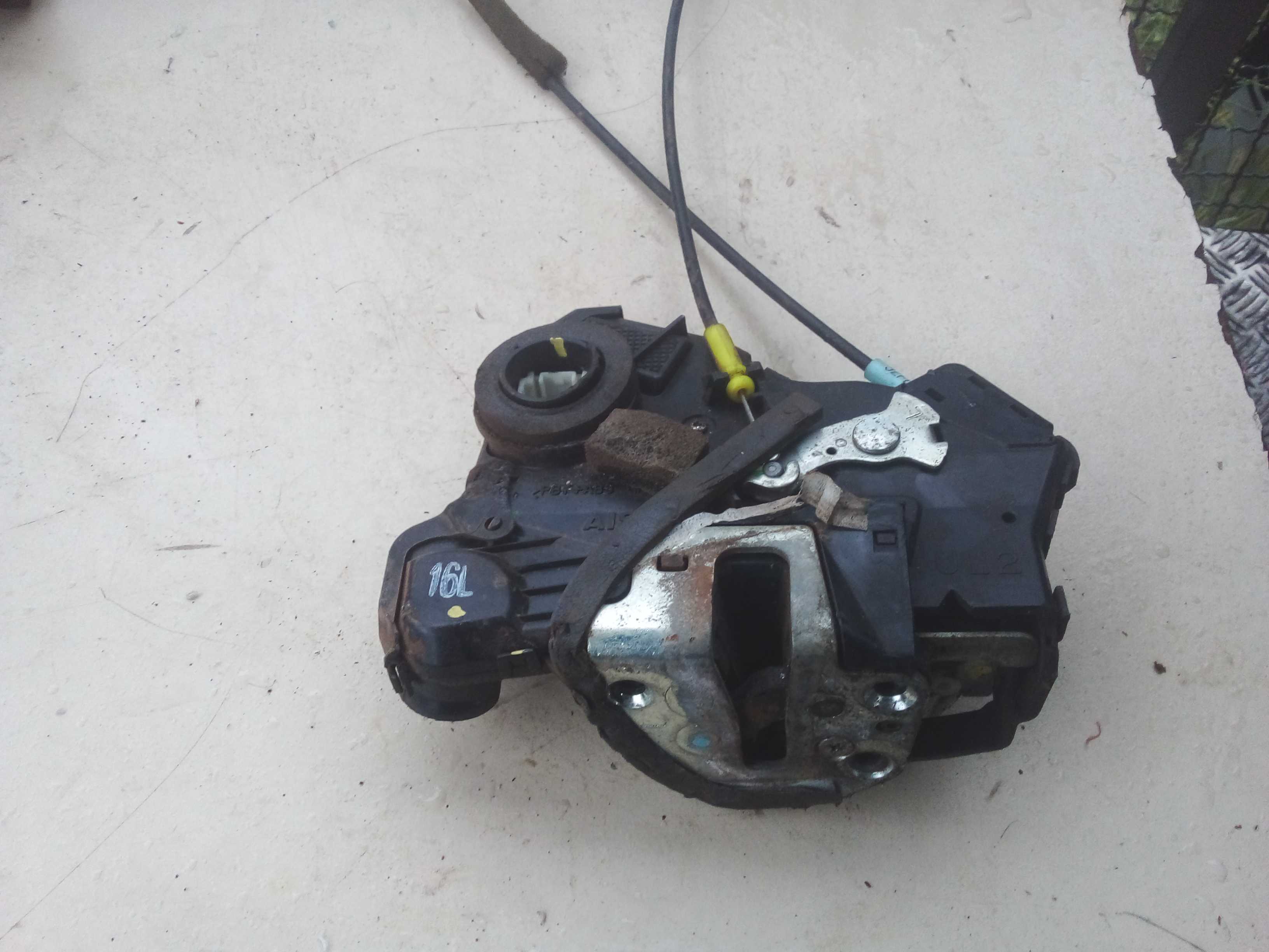 FECHADURA PORTA DIANTEIRA ESQUERDA HILUX 2010 2