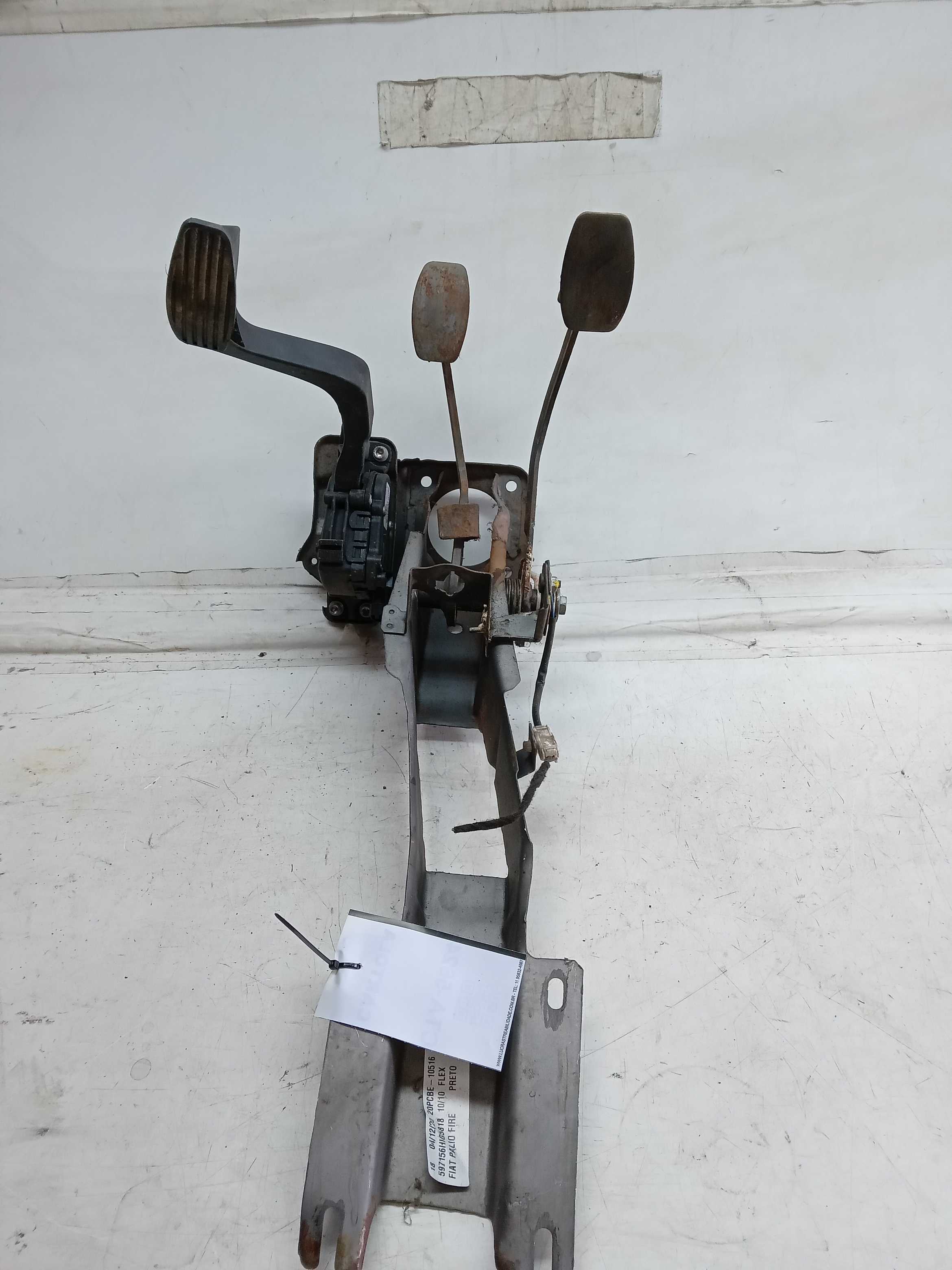 PEDAL FREIO EMBREAGEM ACELERADOR FIAT PALIO 2010 1