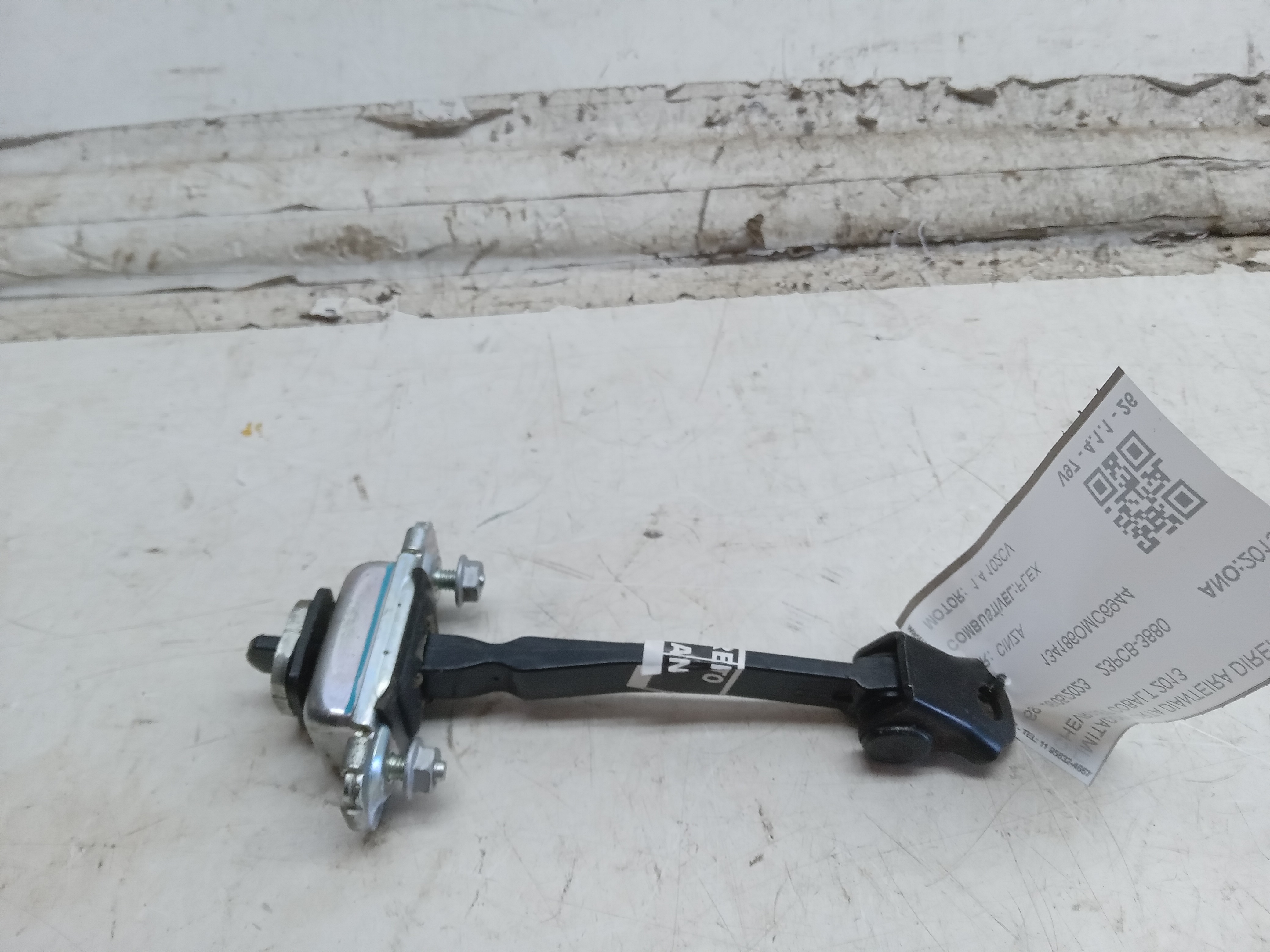 LIMITADOR PORTA DIANTEIRA DIREITA CHEVROLET COBALT 2013 1