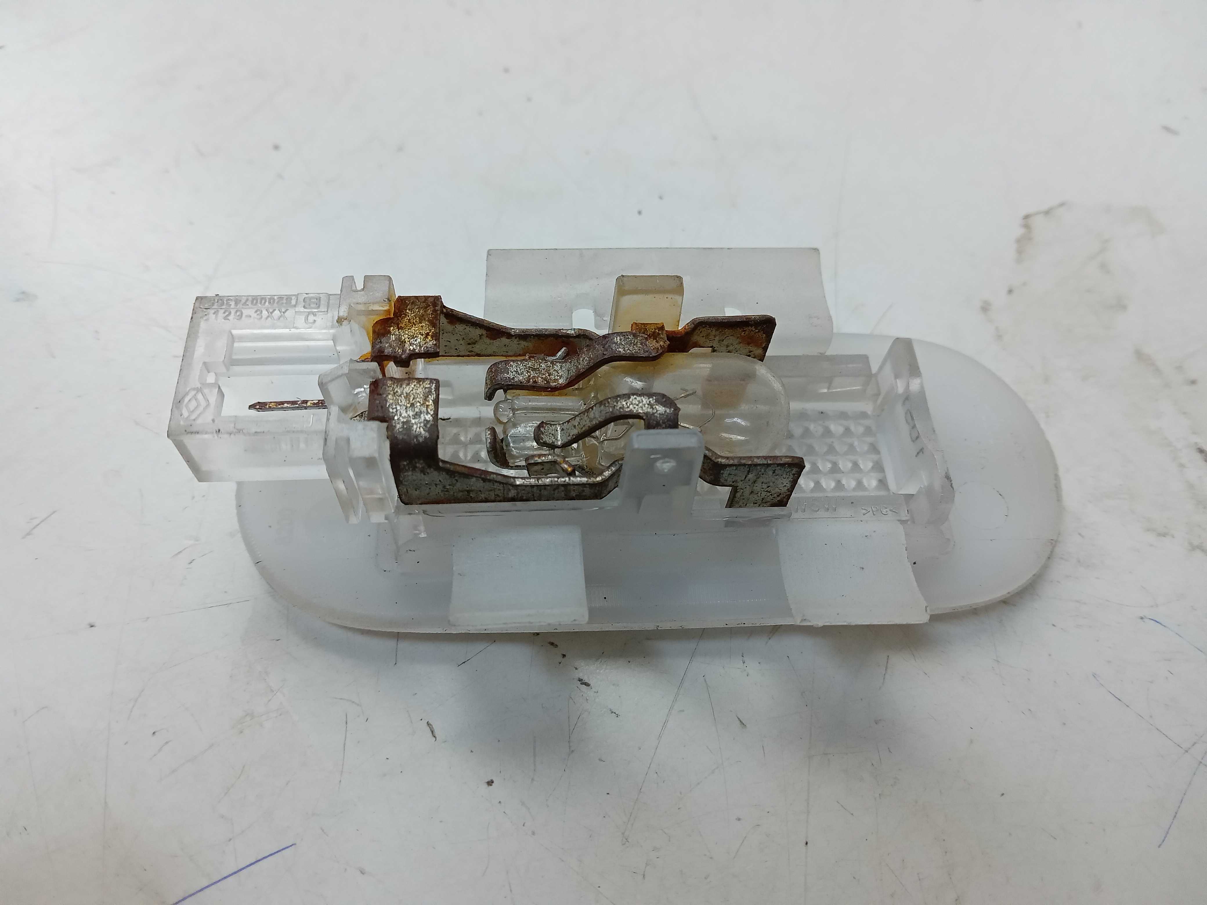 LUZ DE TETO CORTESIA RENAULT FLUENCE 2011 2