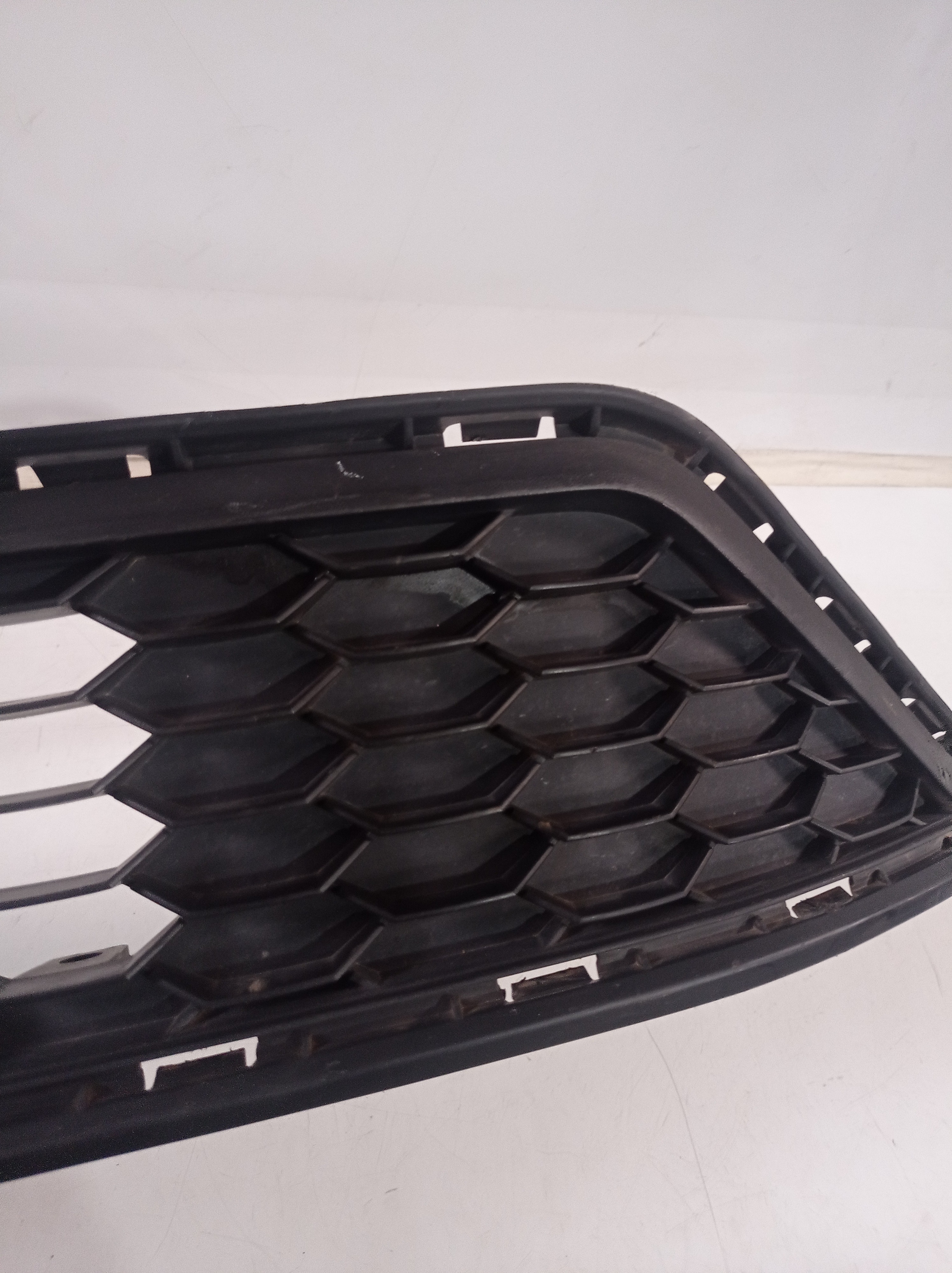5u0853677j Grade Inf Parachoque Diant Vw Saveiro G7 Robust 9