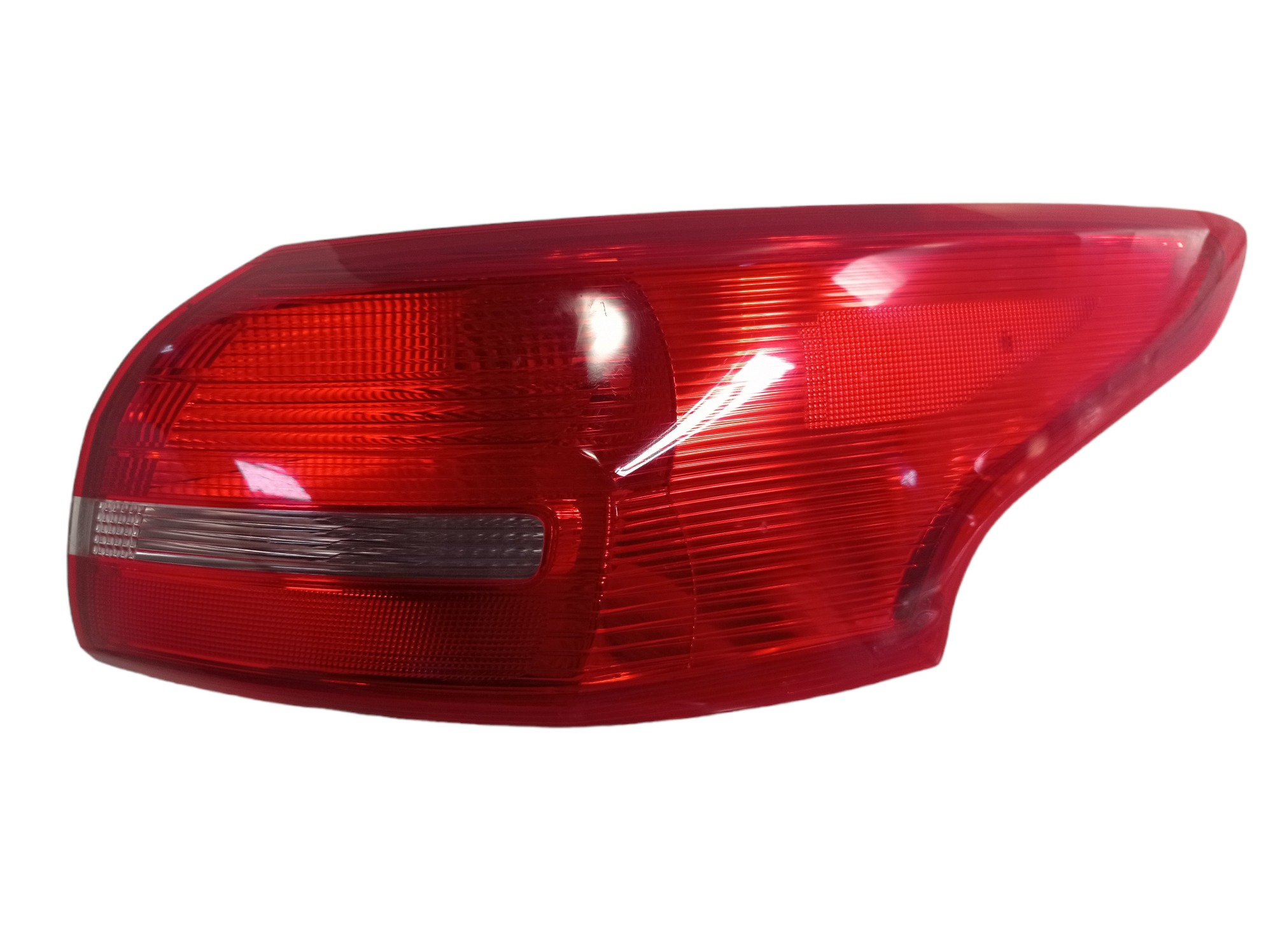 Lanterna Traseira Direita Focus Sedan 2016 A 2019 Recuperada Vermelho 1