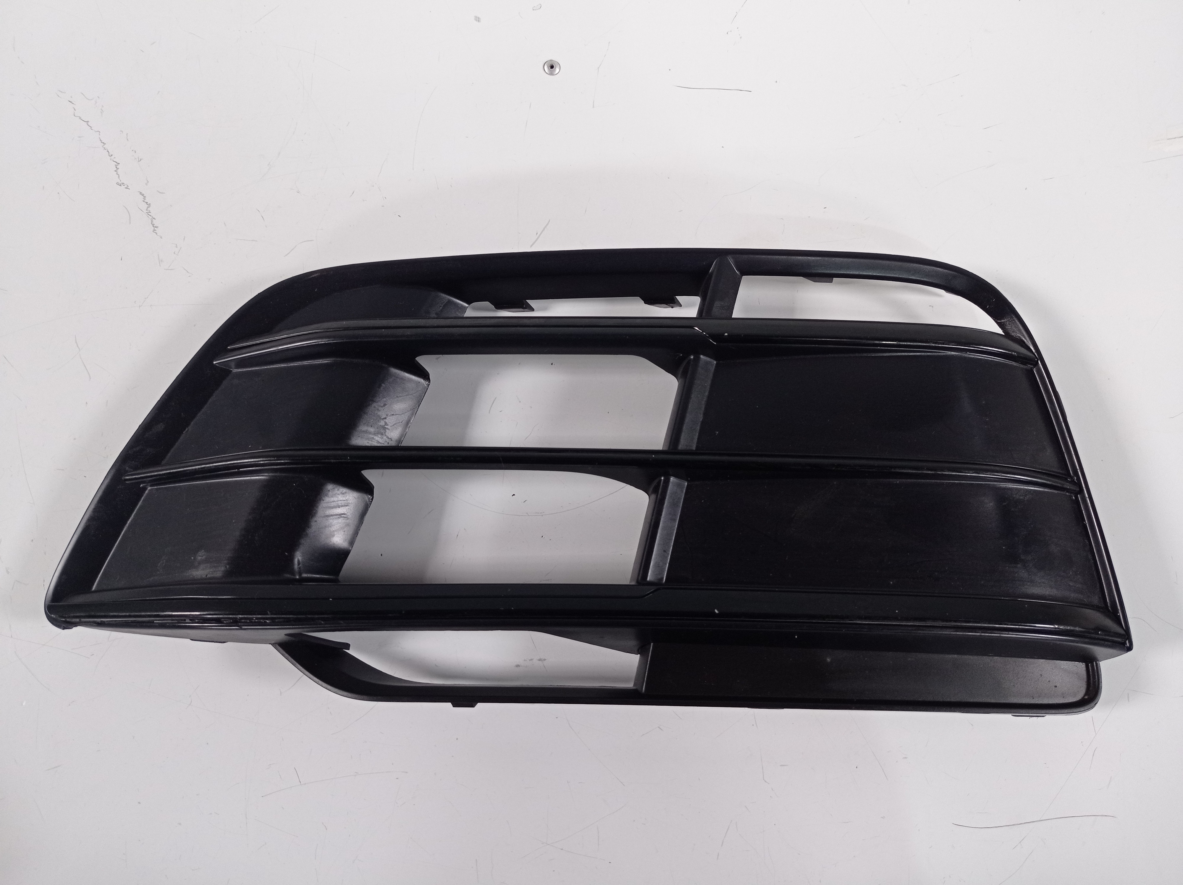 Grade Farol Milha Esquerda Parachoque Diant Audi Q5 2018 1