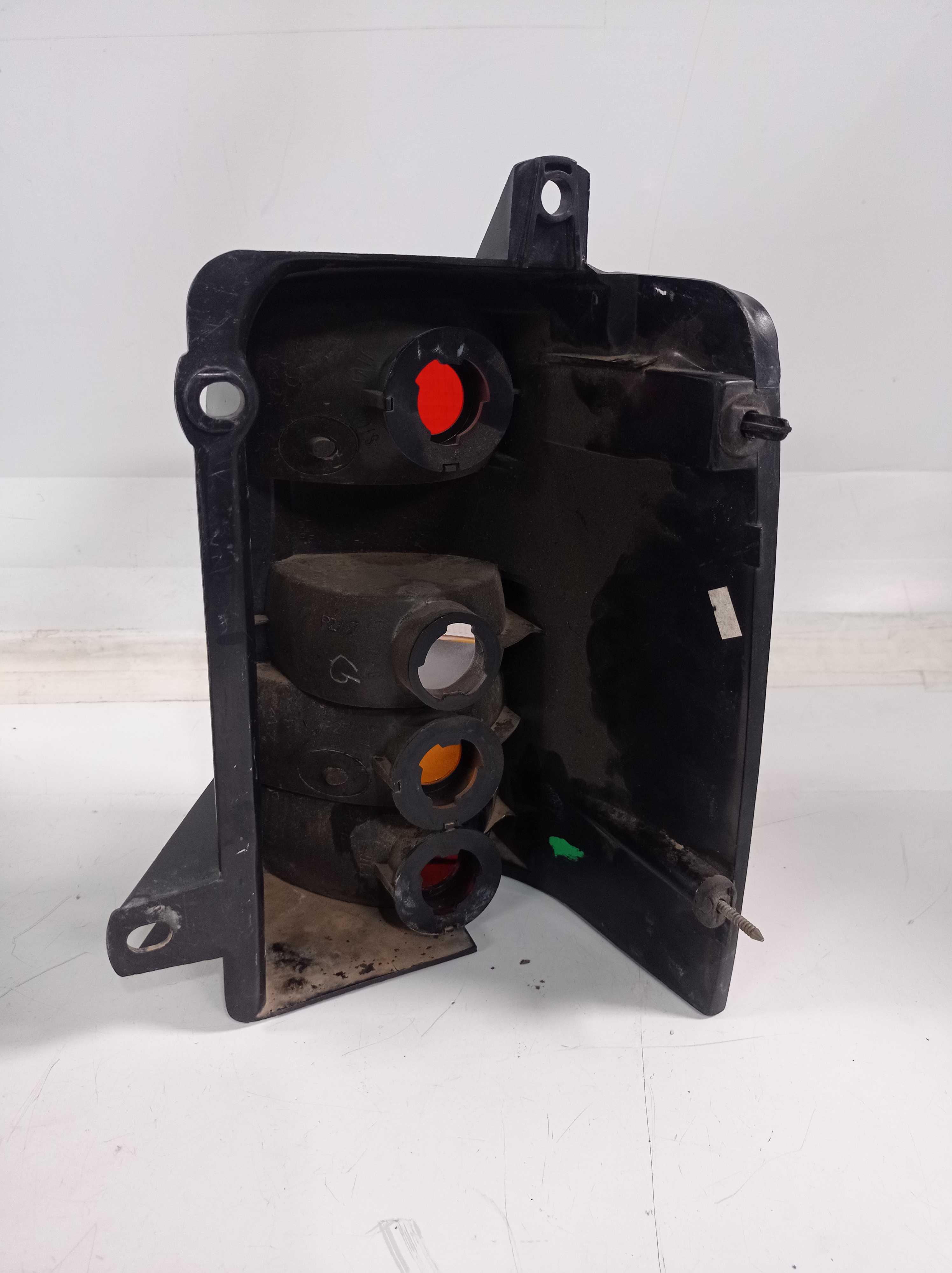 LANTERNA TRASEIRA ESQUERDA JEEP CHEROKEE 1996 RECUPERADA 4