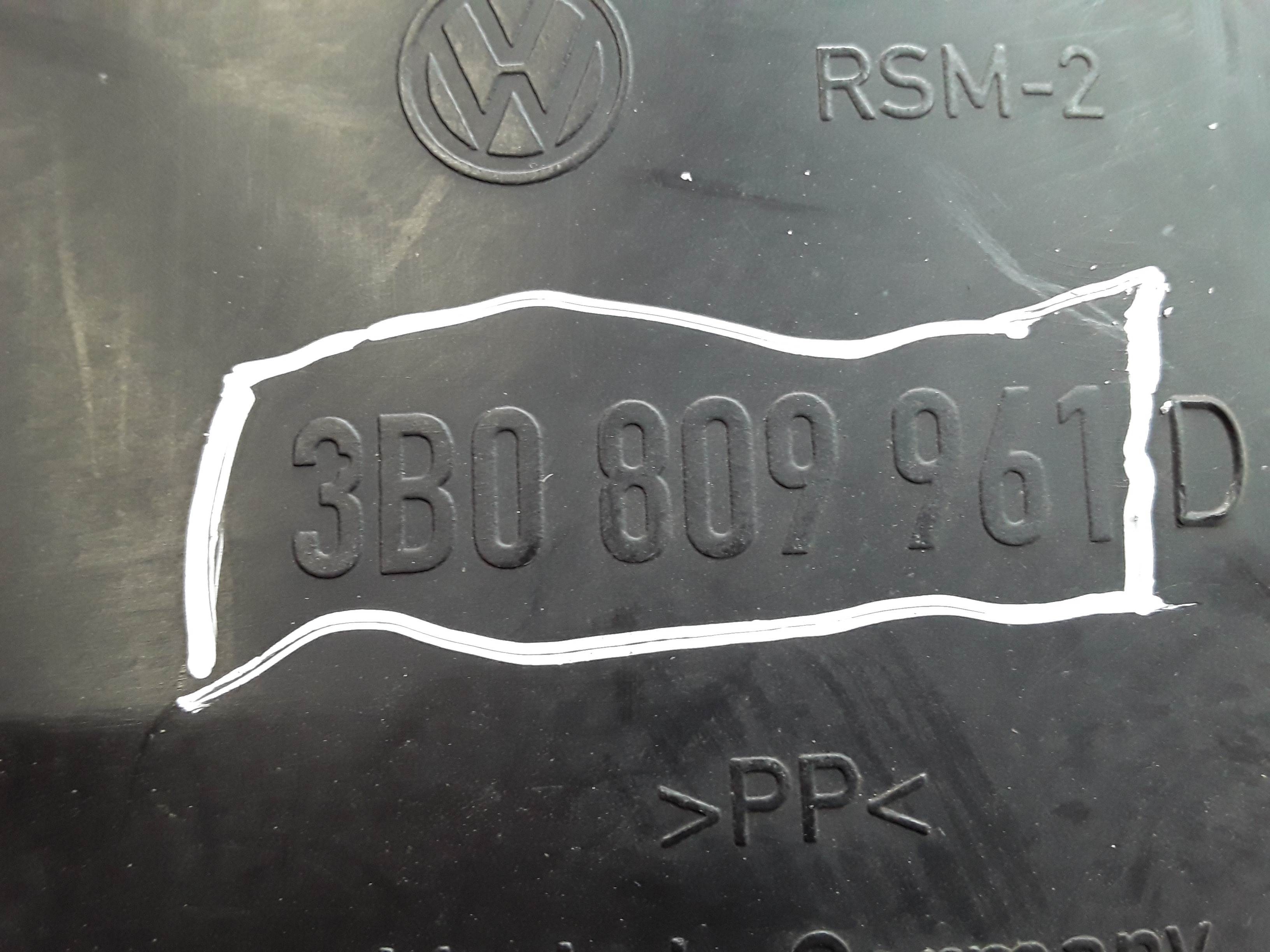3B0809961D  Parabarro Diant LE VW Passat 2003 P RECUPERAR 8