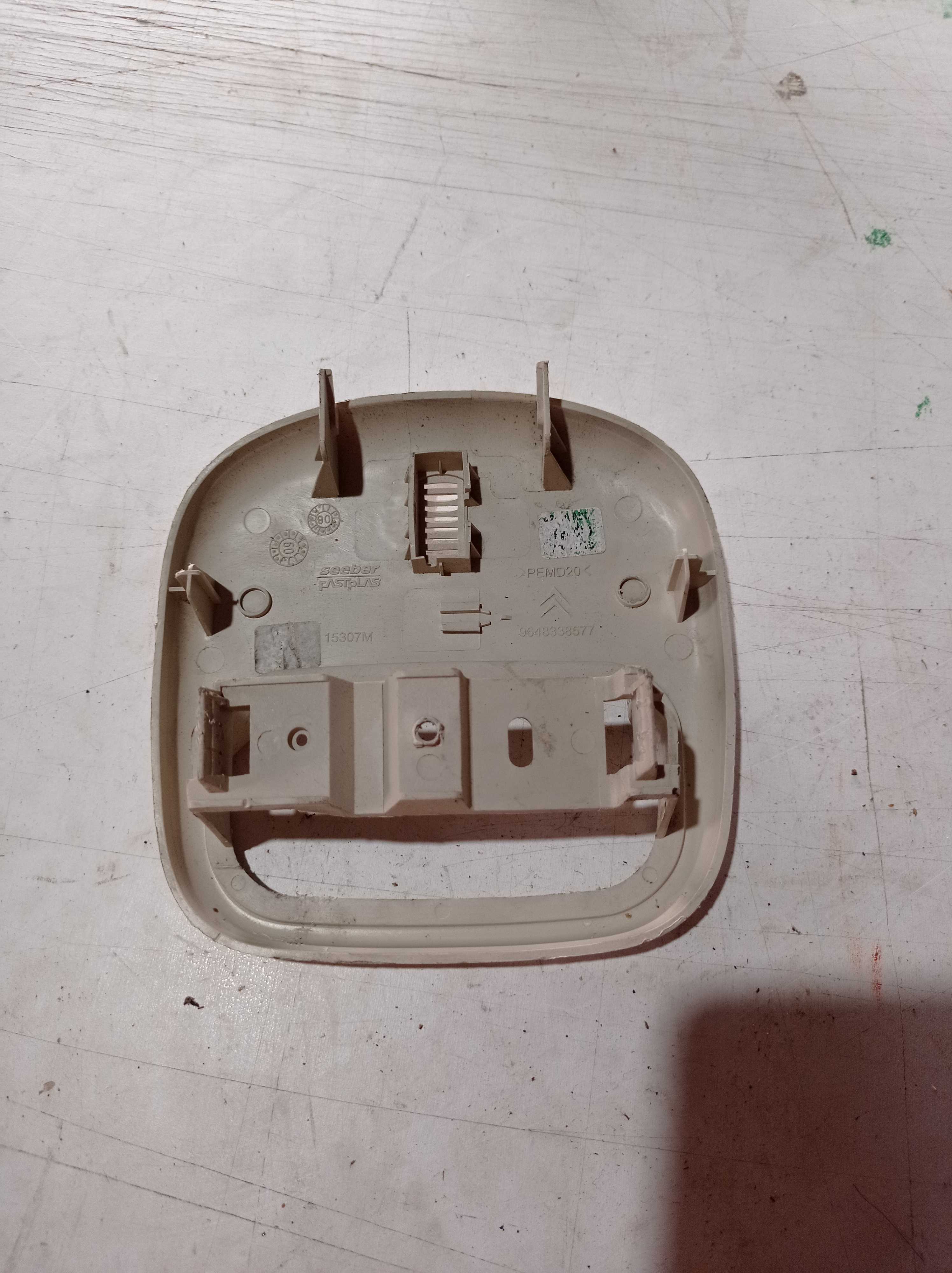 MOLDURA LANTERNA DE TETO CORTESIA CITROEN C4 2010 2