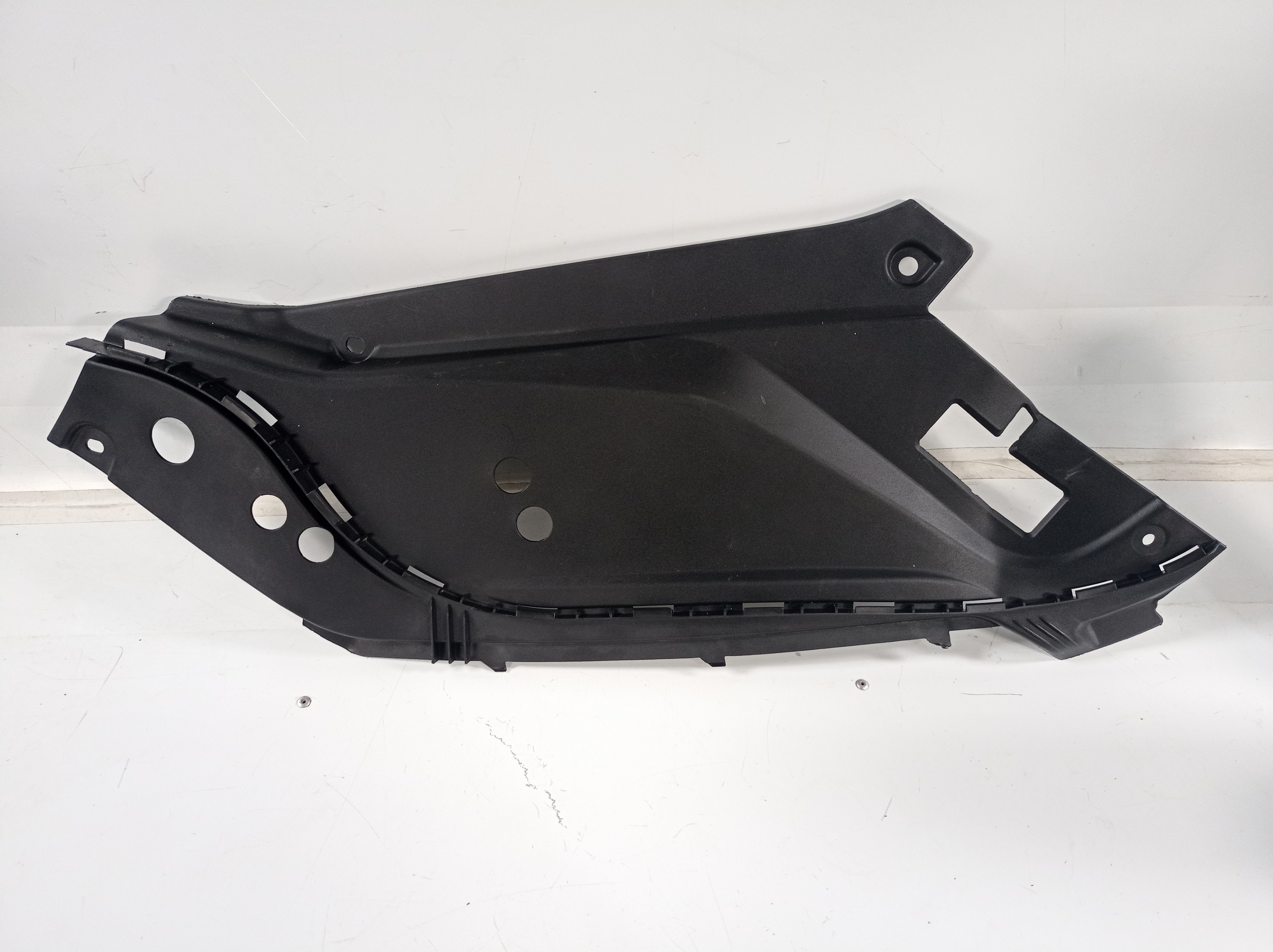 31442734 Acabamento Sup Dir Radiador Volvo Xc90 2021