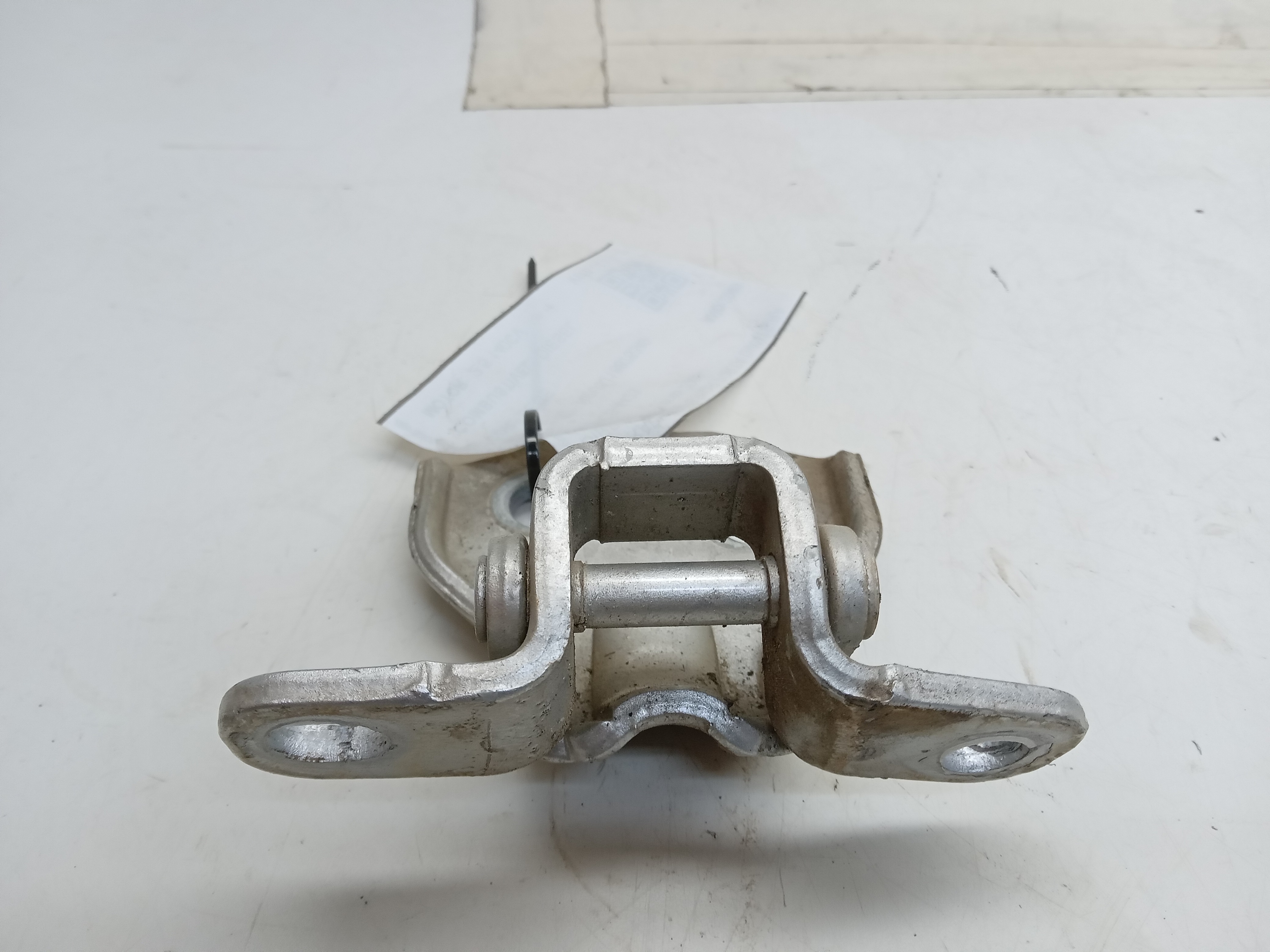 DOBRADIÇA INFERIOR DIANTEIRA LD Kia Sorento 2009 2