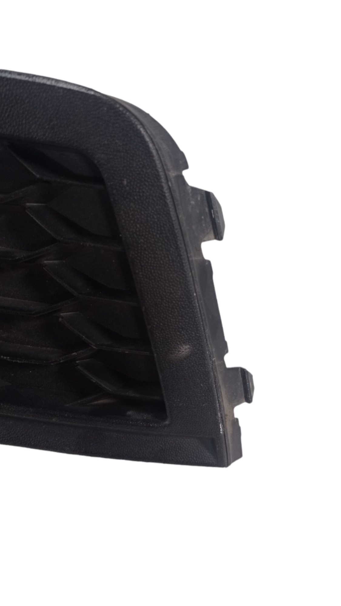 Moldura Farol Milha Esquerdo Vw Saveiro G7 2018 A 2019 5