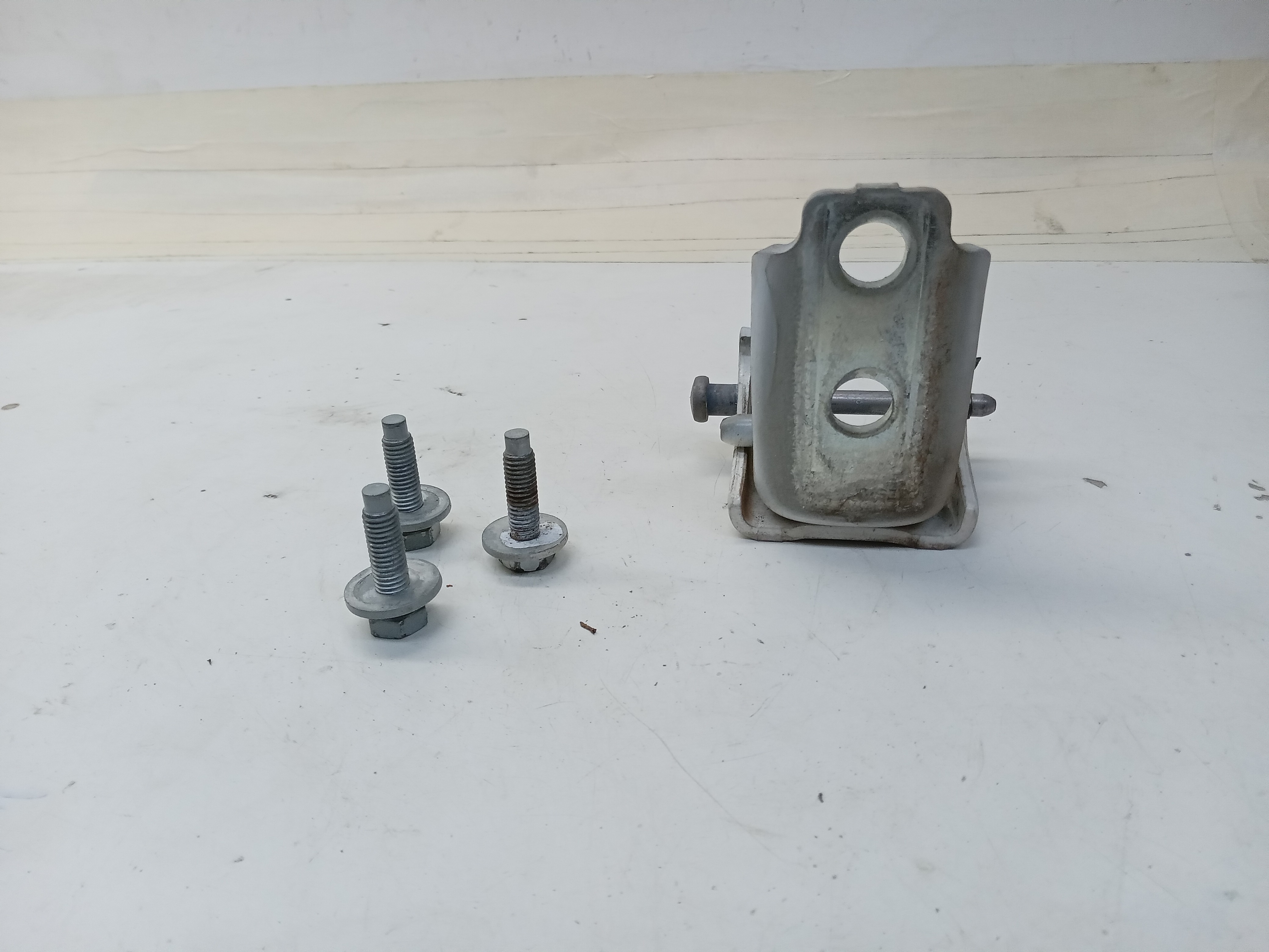 DOBRADIÇA SUPERIOR PORTA DIANTEIRA DIREITA CITROEN C3 2016 2