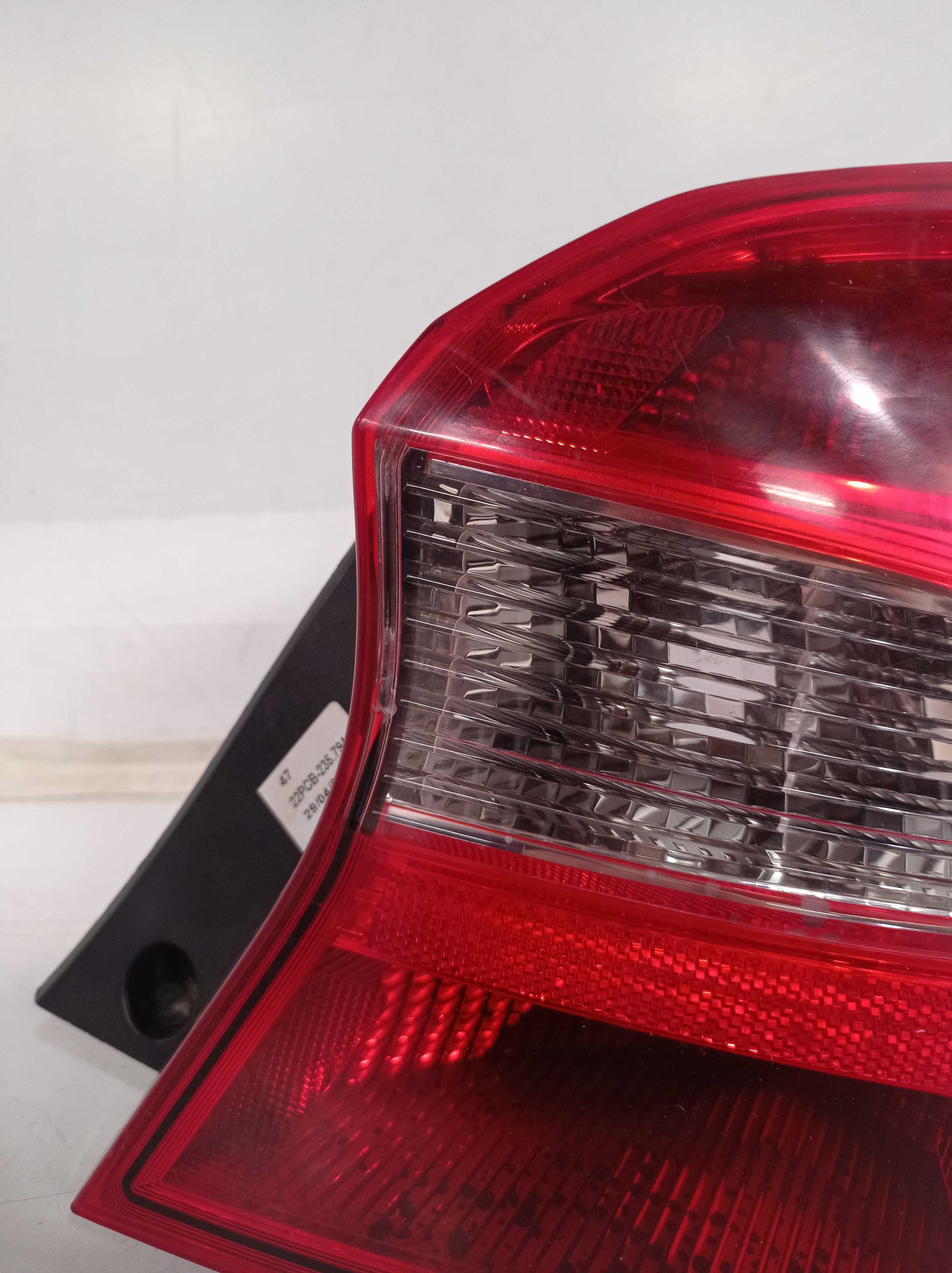 LANTERNA TRASEIRA DIREITA FORD KA HATCH 2019 A 2021 2