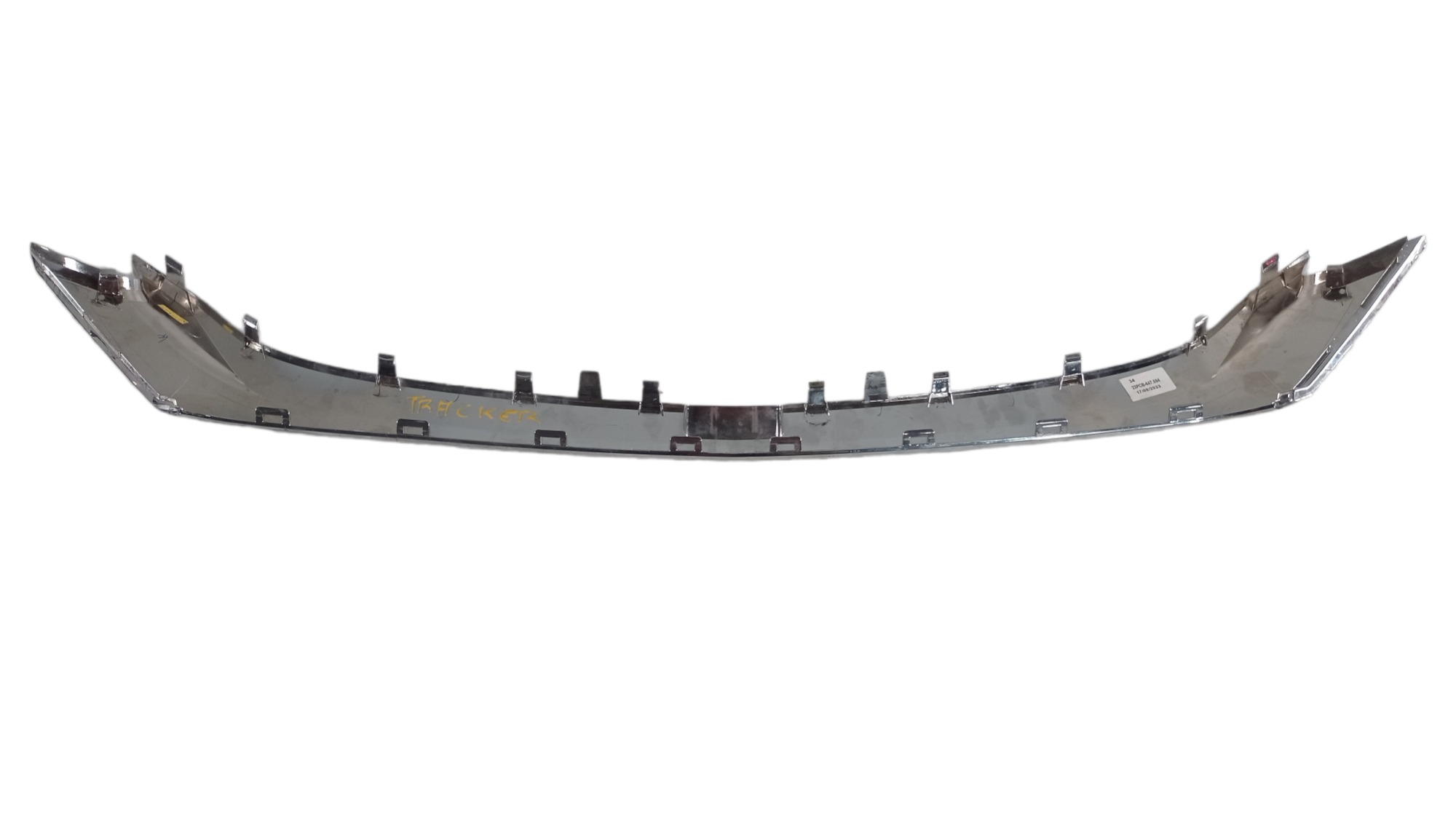 Moldura Cromada Grade Radiador Gm Tracker 2p22 Com Avaria Cromado 10