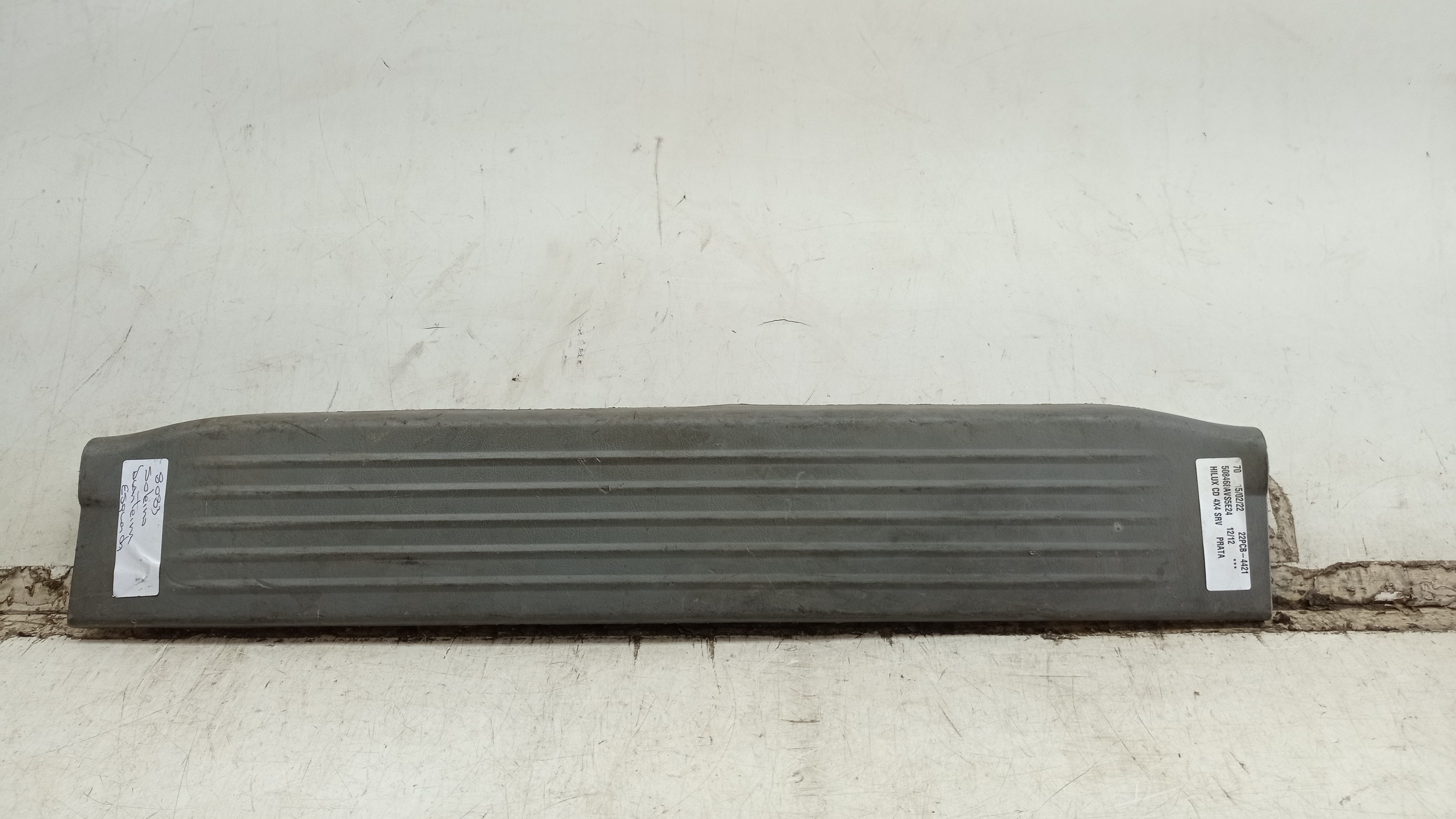 67914 0k030  Acabamento Soleira Interna D. E Hilux 05 15