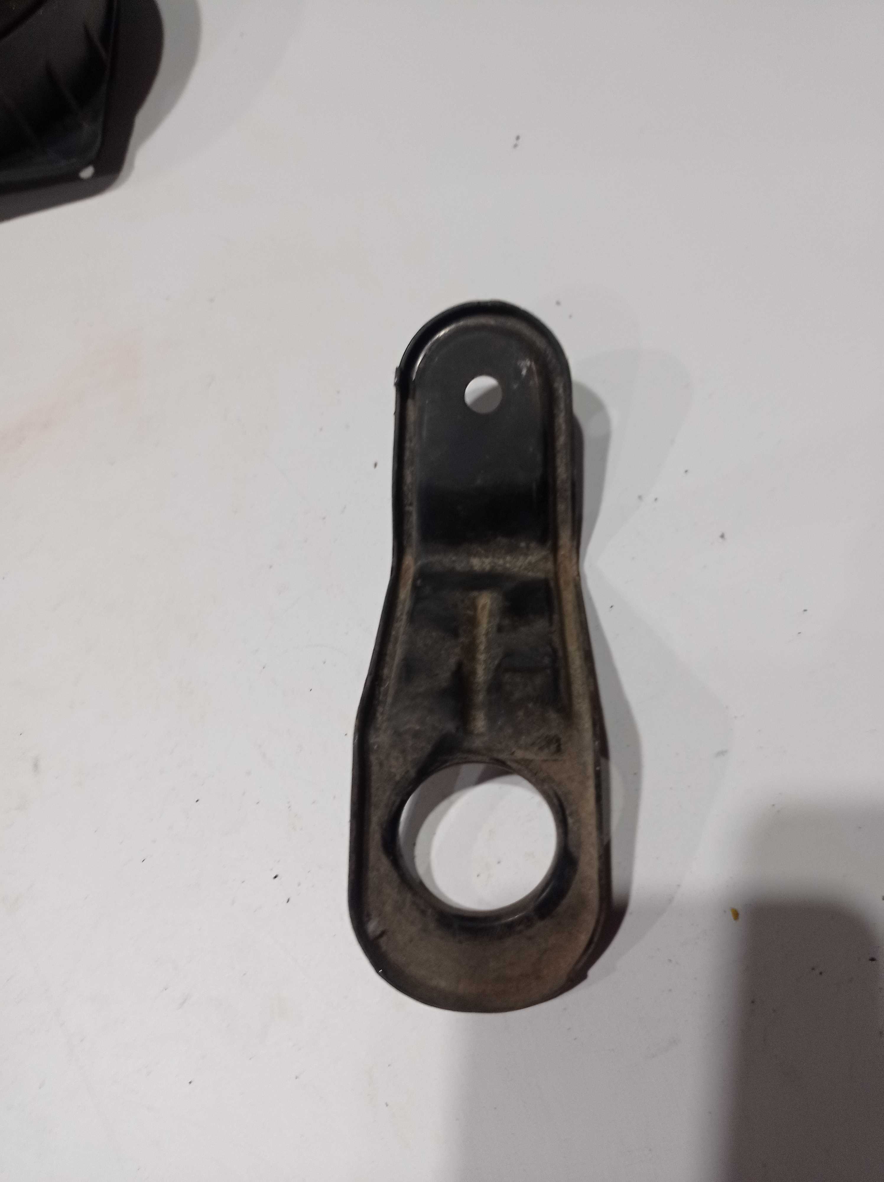SUPORTE DO SUPERIOR RADIADOR 1 Chevrolet Captiva 2011 103177