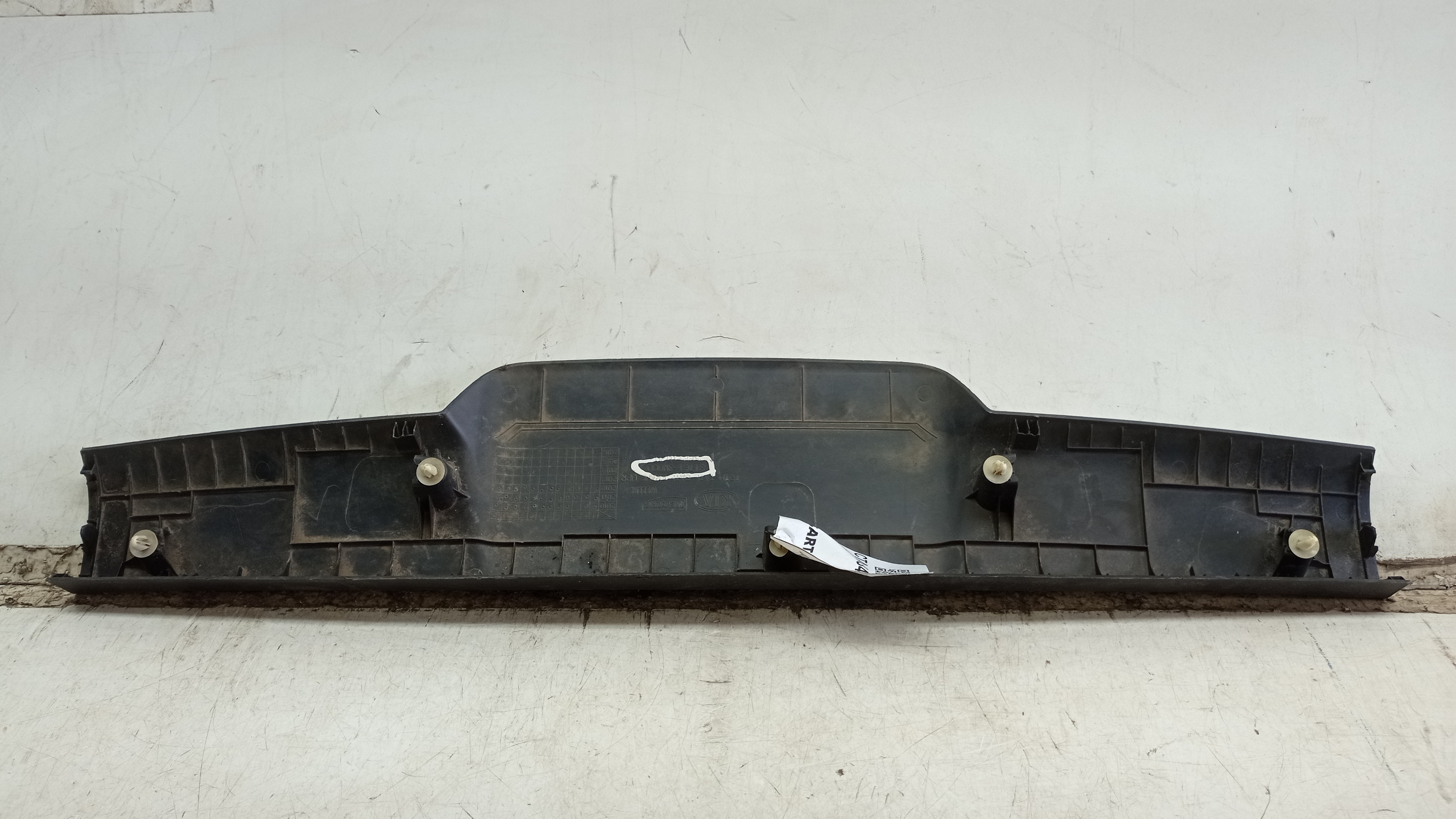 81761 3w000  Acabamento Sup. Tampa Tras. Kia Sportage 13 16 2